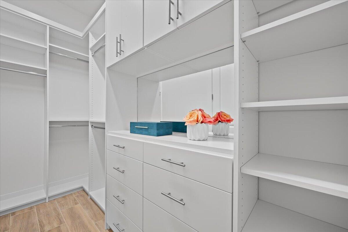 Custom Closet 1 in Primary