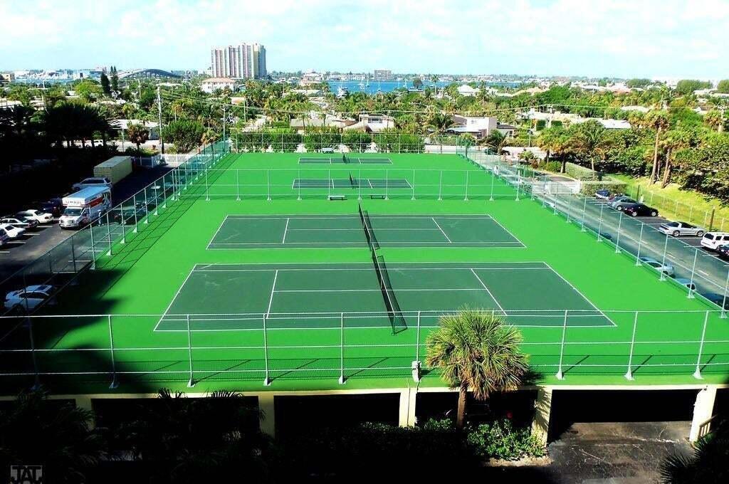 Tennis