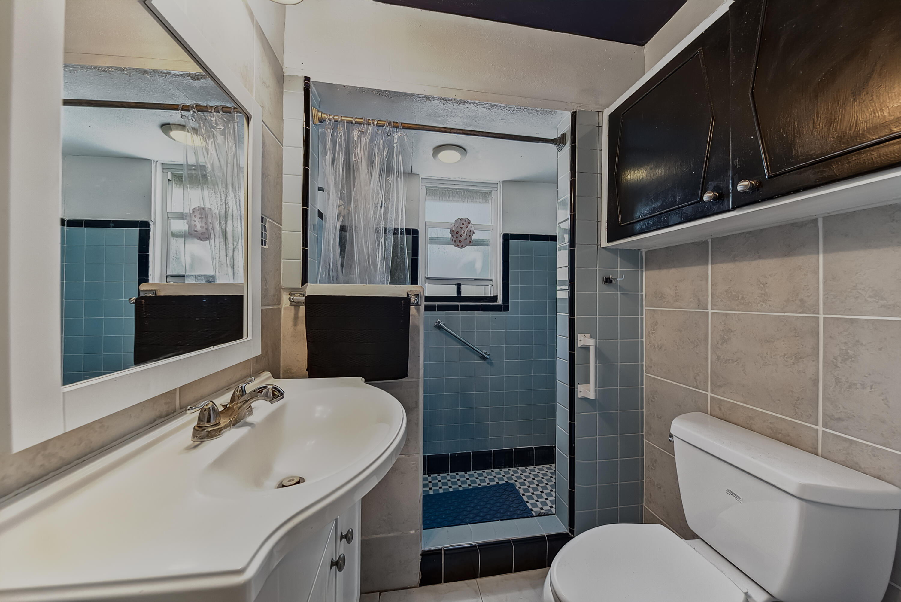 1st floor bathroom