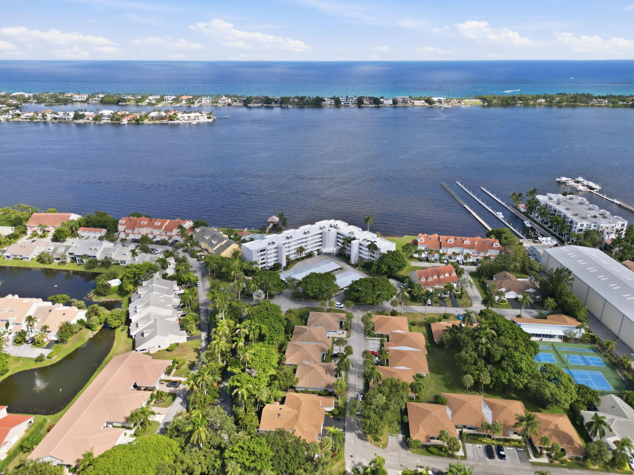 droneshotofbuildingfacingmanalapan