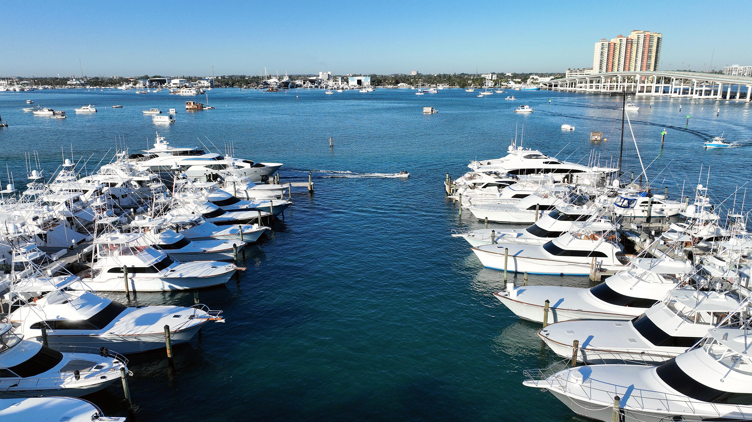 Havn_Yacht-Club-Marina