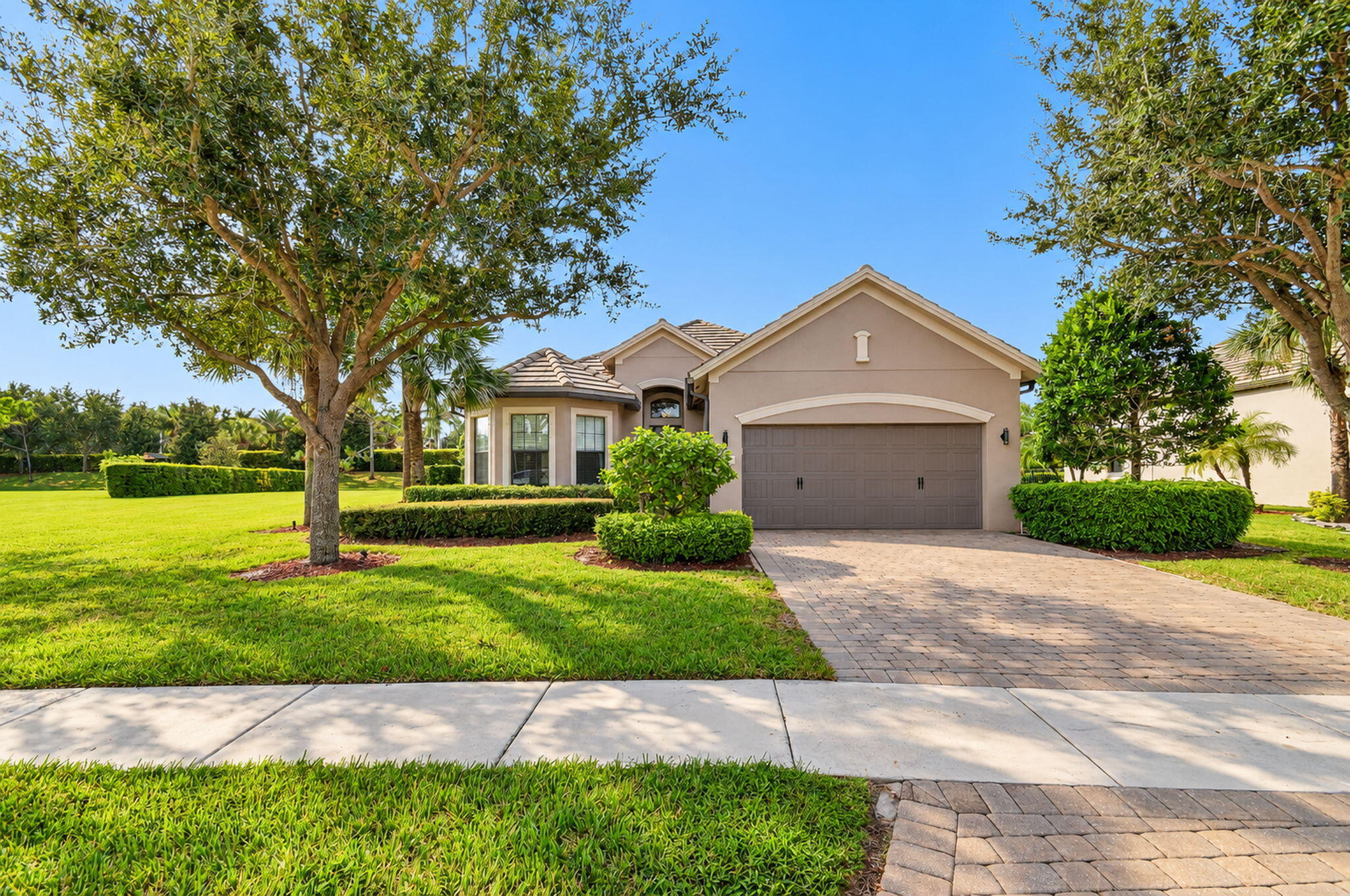 4637 Siena Cir