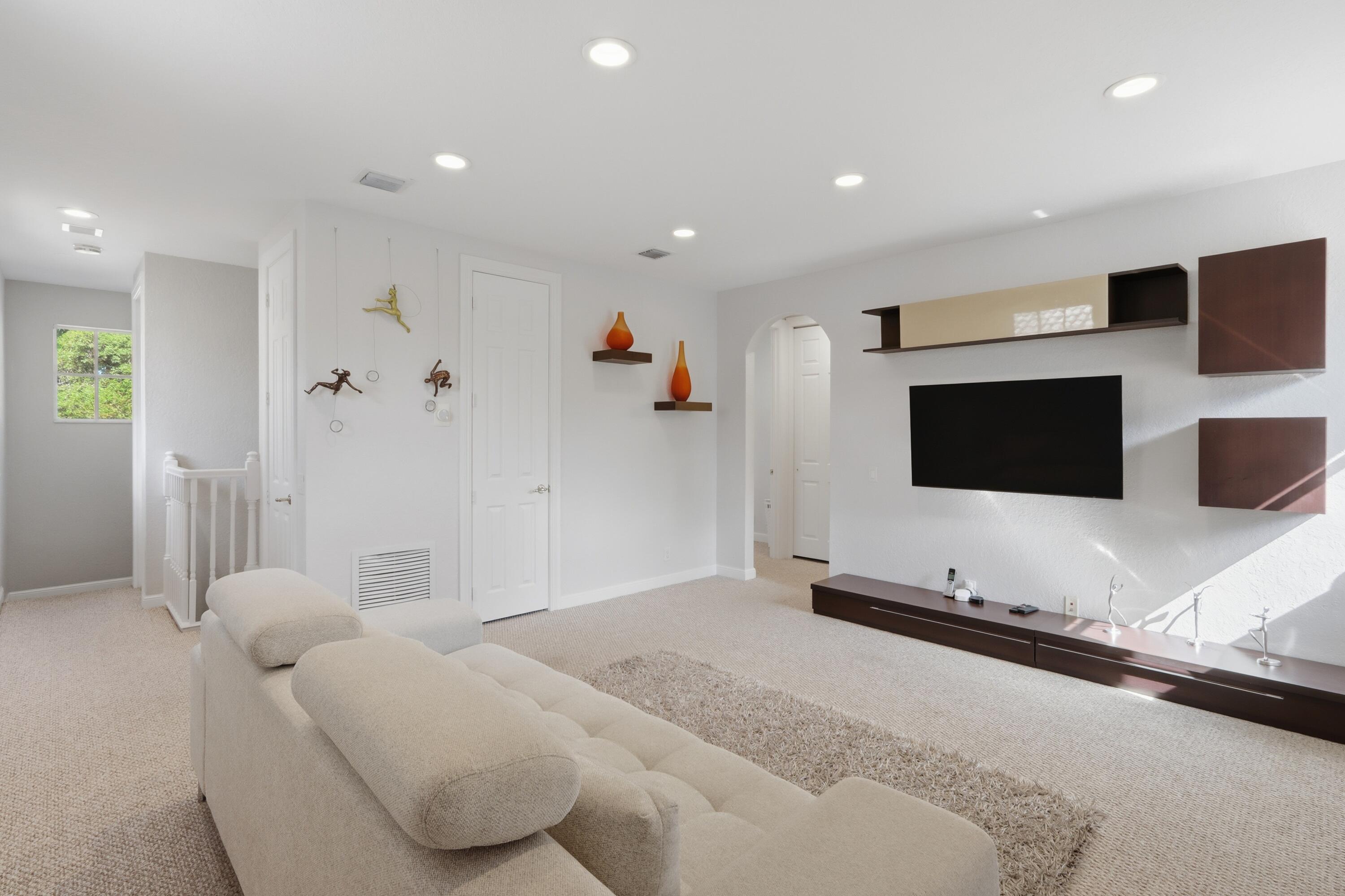 2nd Floor Living Room