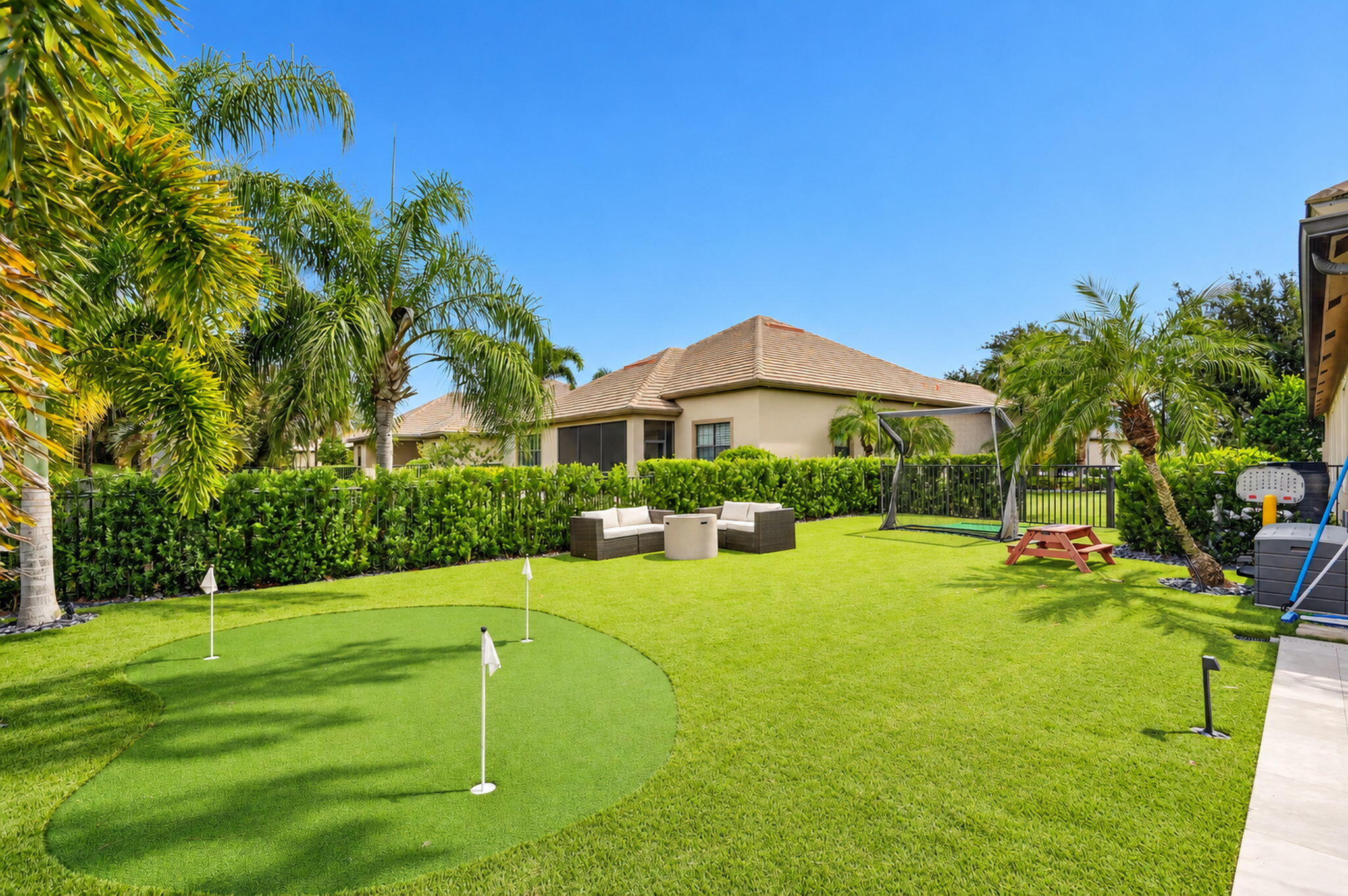 Turfed Putting Green/Fire Pit