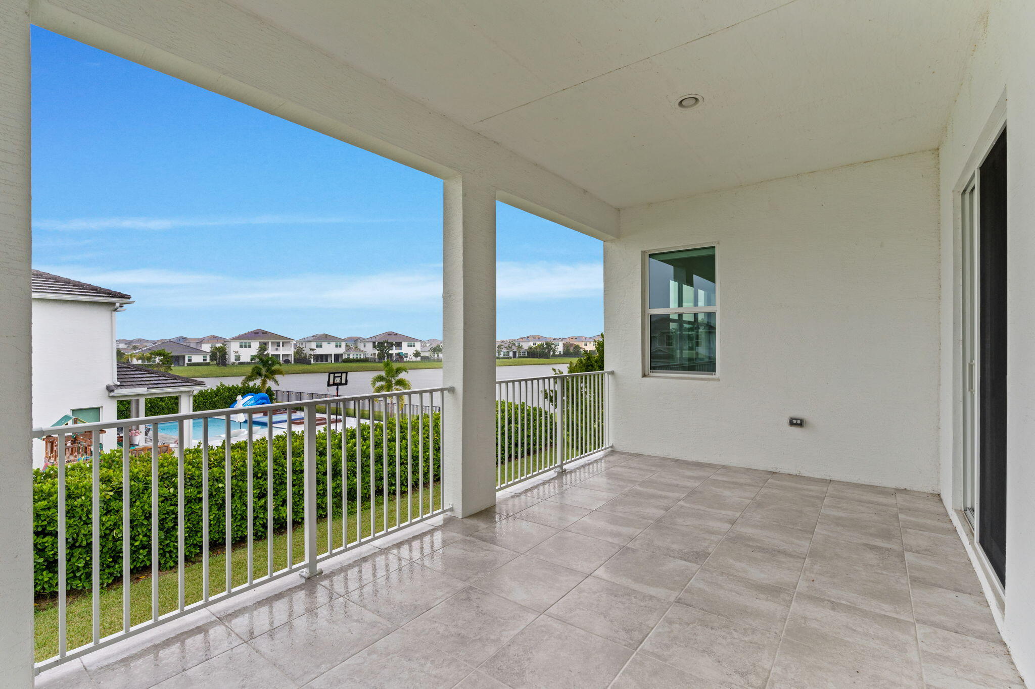 50-web-or-mls-A7406958