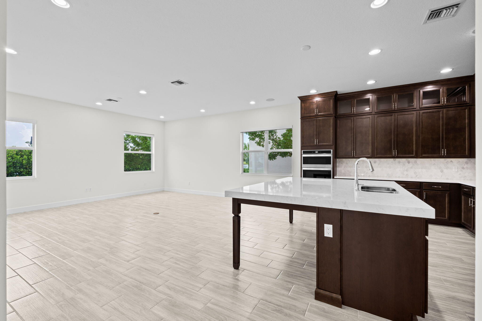 20-web-or-mls-A7406859