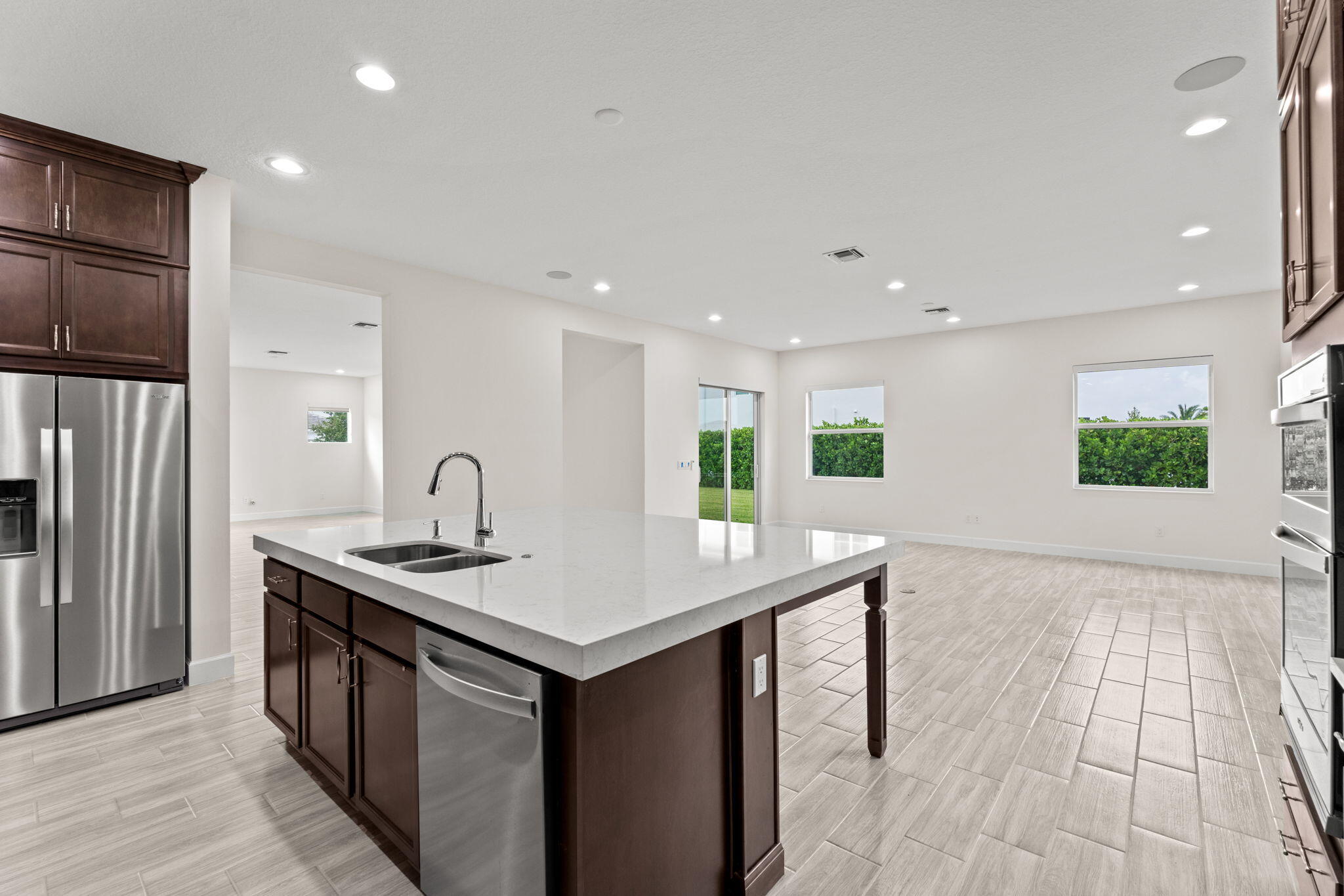 30-web-or-mls-A7406898