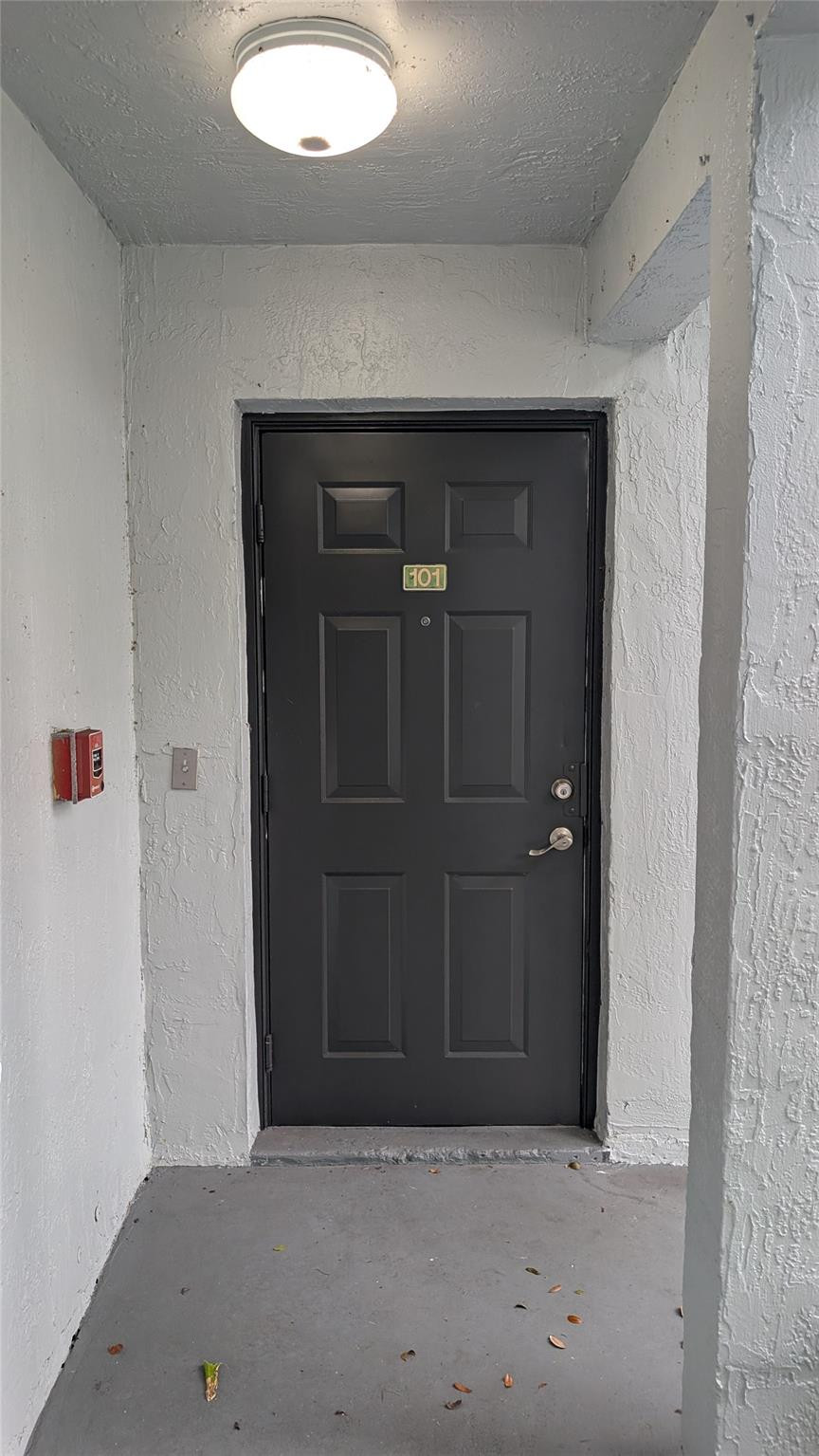 Front door Unit 9-101