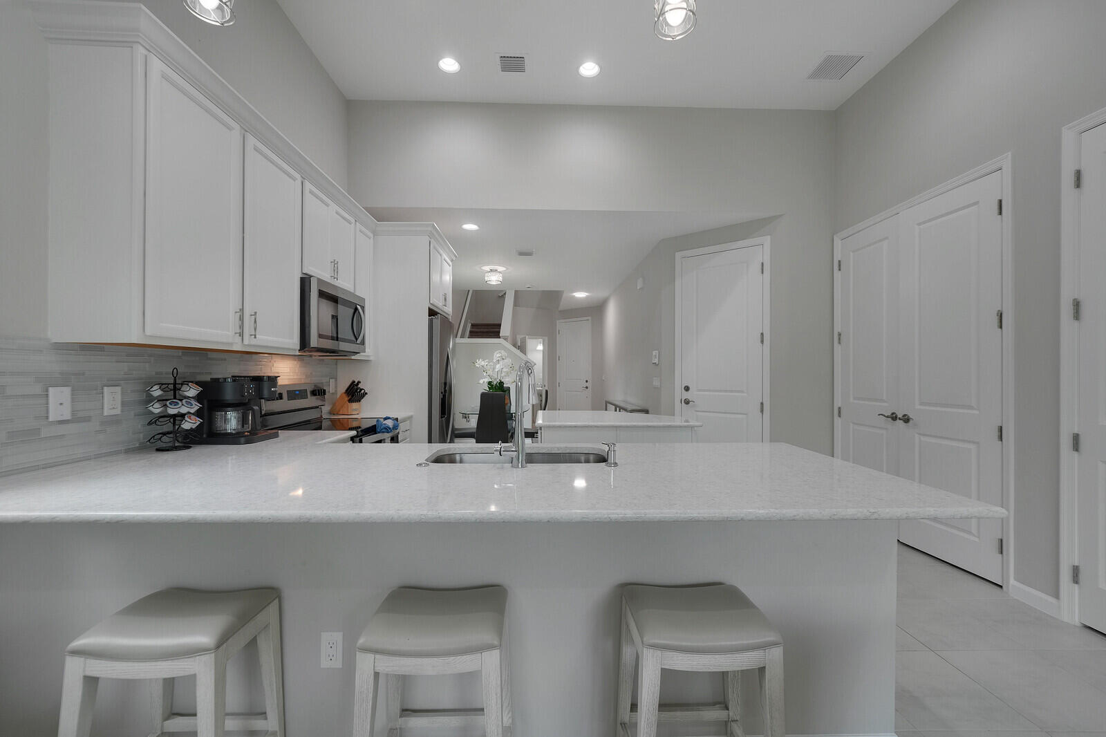 A breakfast bar convenient to enjoy any meal.