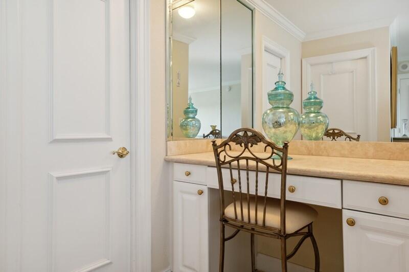 DRESSING AREA IN MASTER BEDROOM