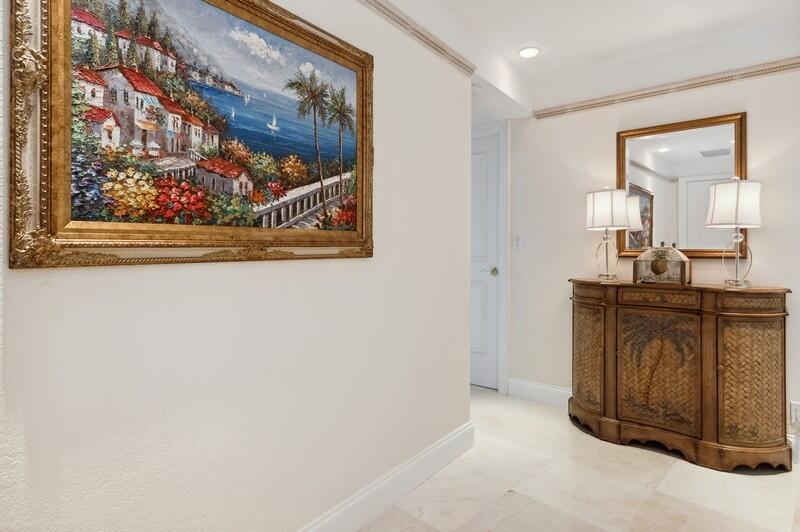 ENTRANCE FOYER