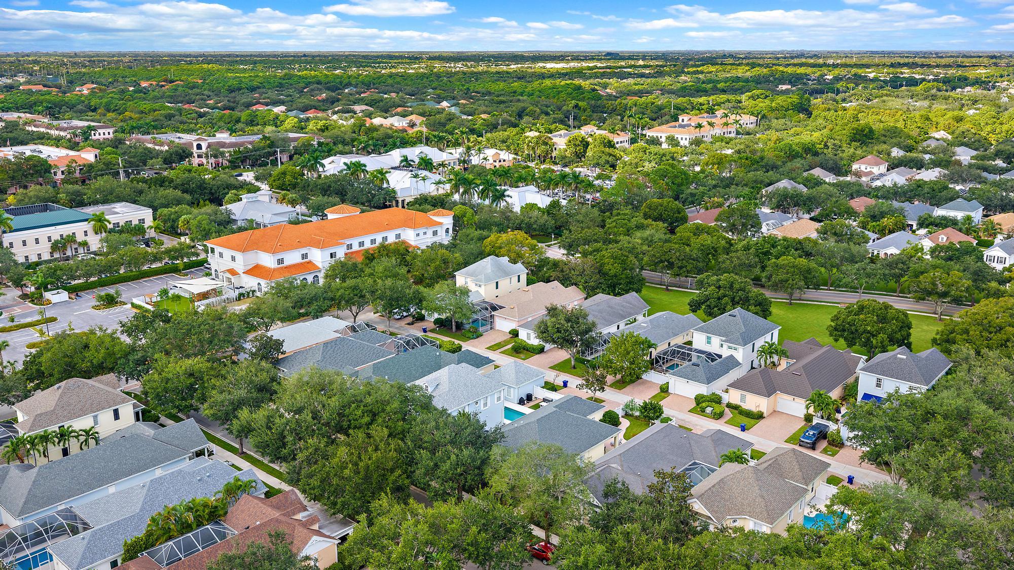 244 Honeysuckle Dr-32