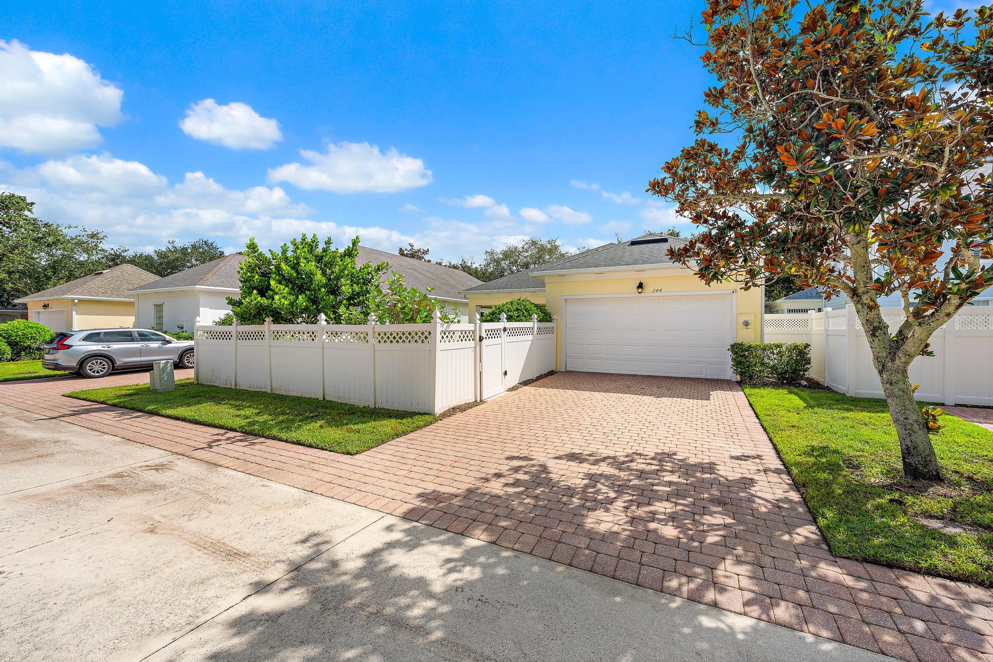244 Honeysuckle Dr-16