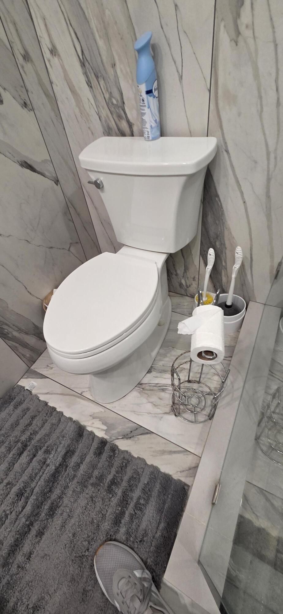 2ND BATH TOILET