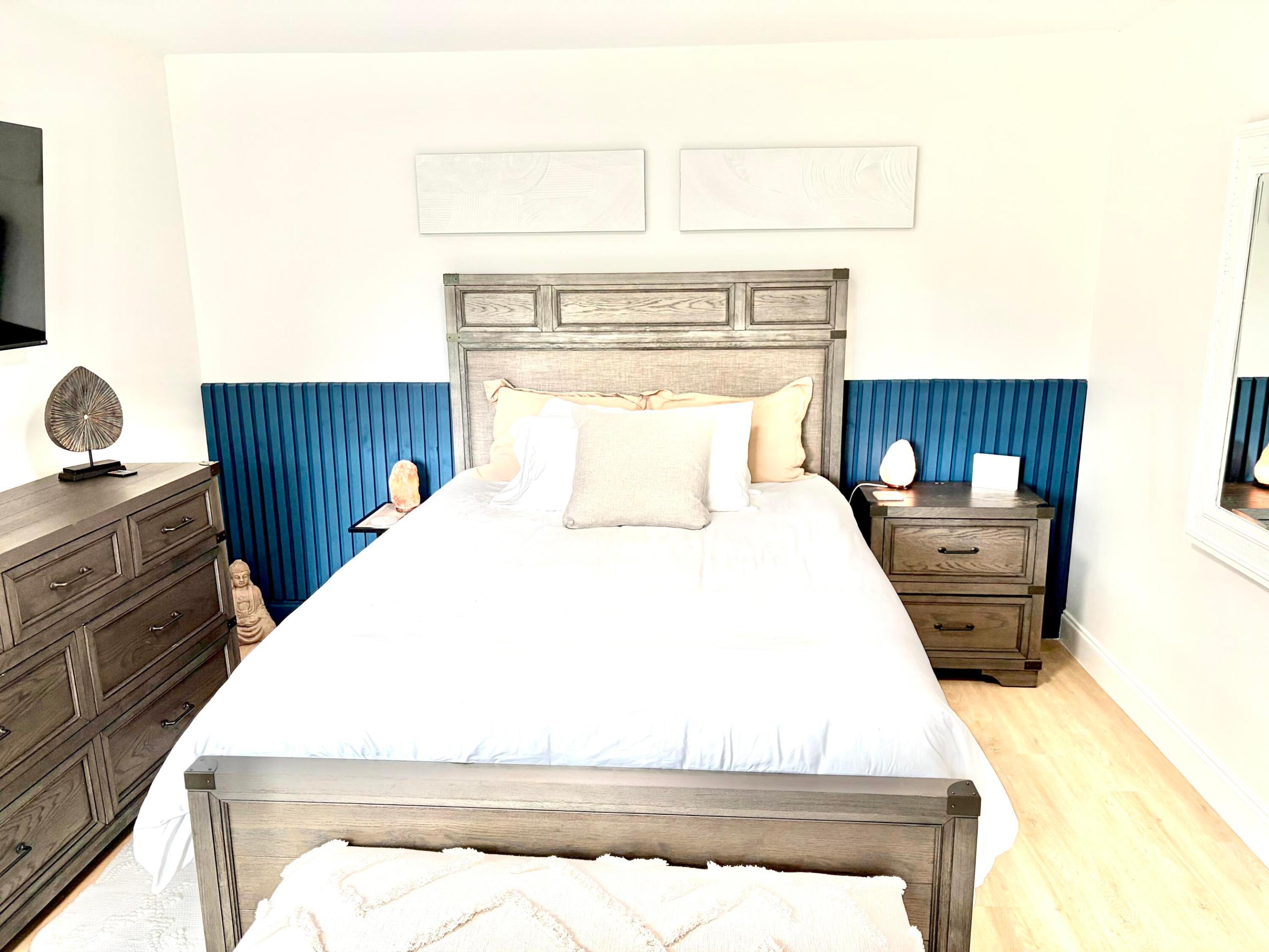 BANYAN ROOM FROM END OF BED