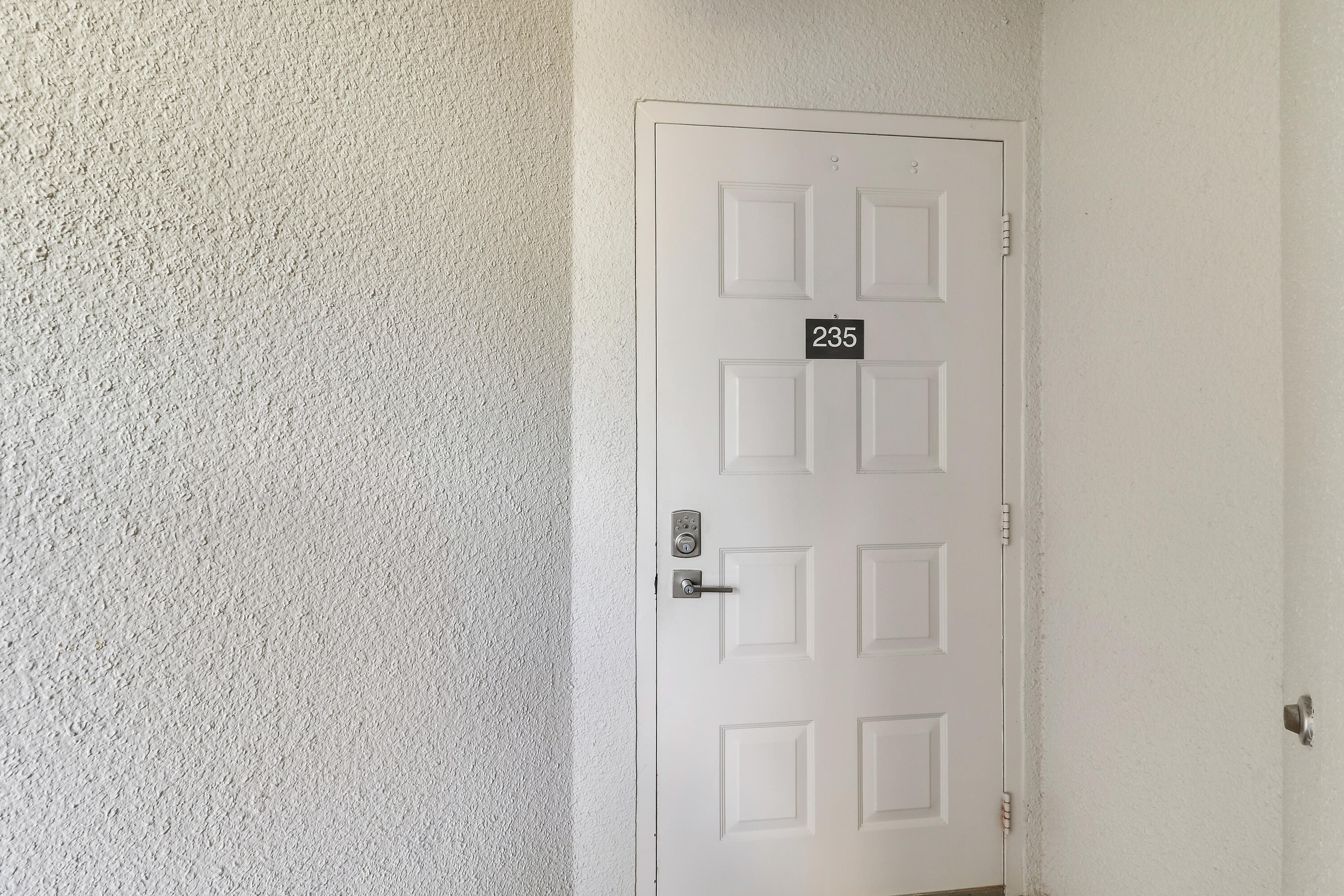 Entrance - Corner Unit