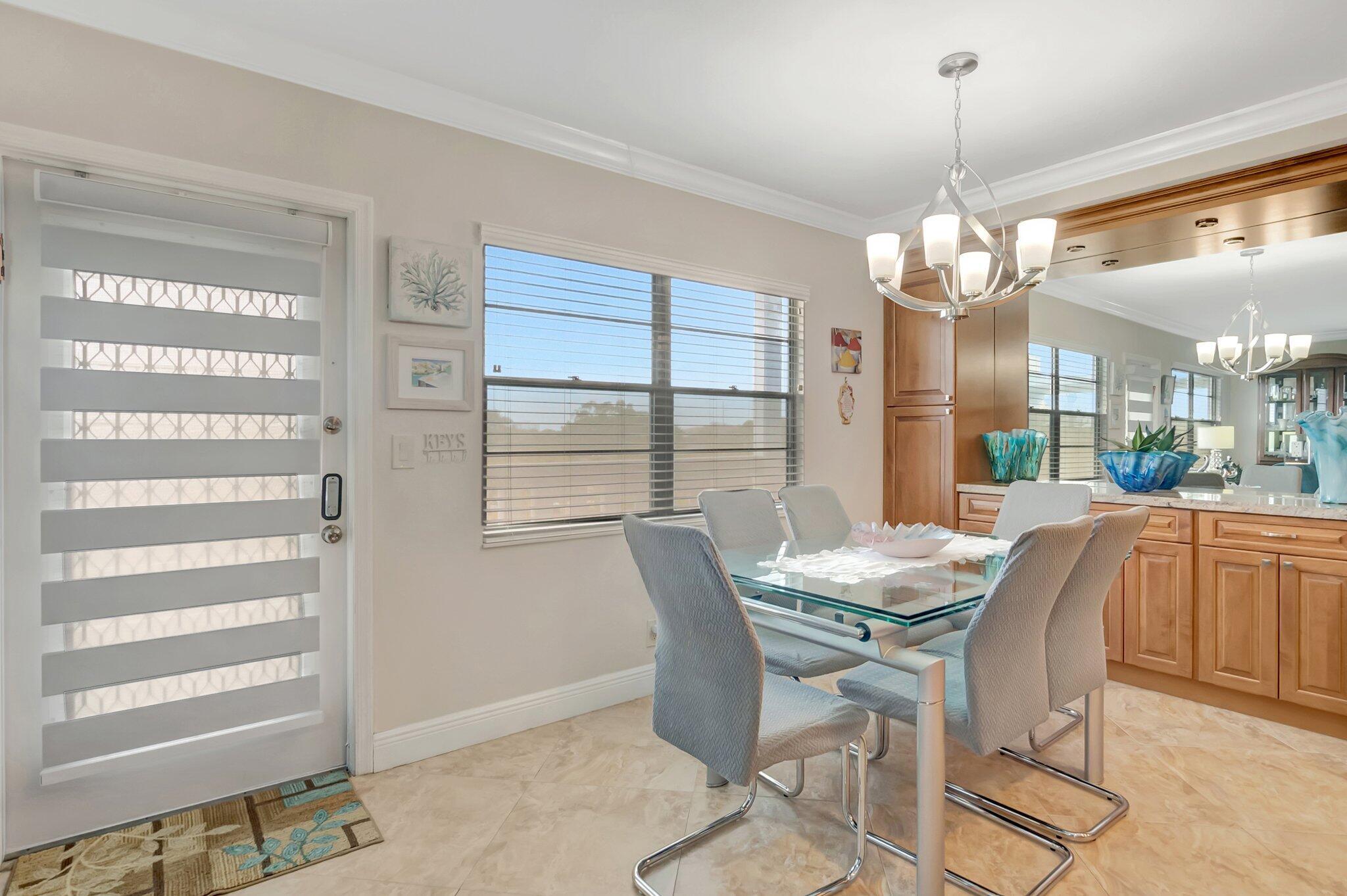 DINING ROOM/LIVING ROOM