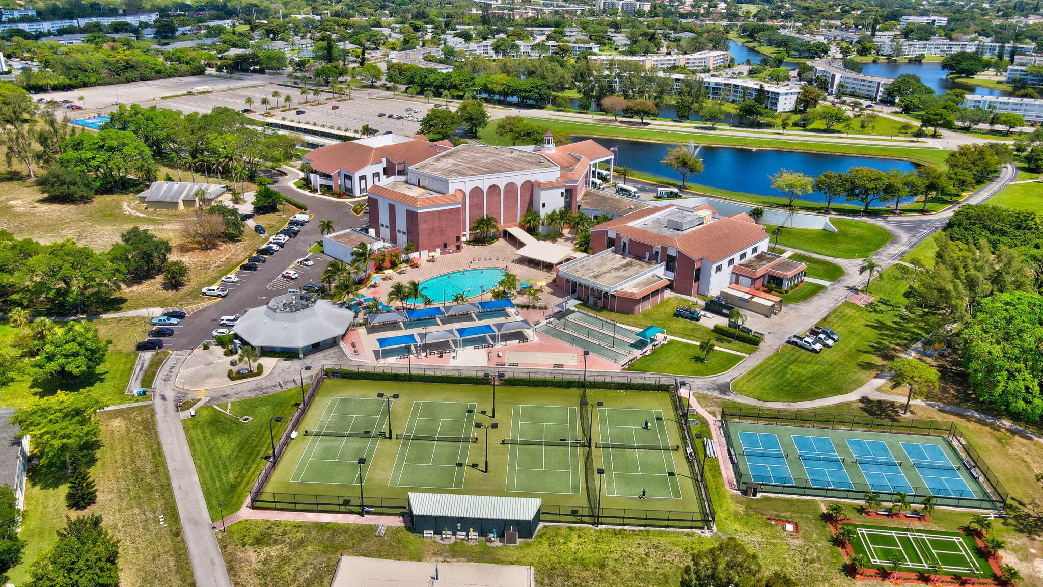 CENTURY VILLAGE AMENITIES