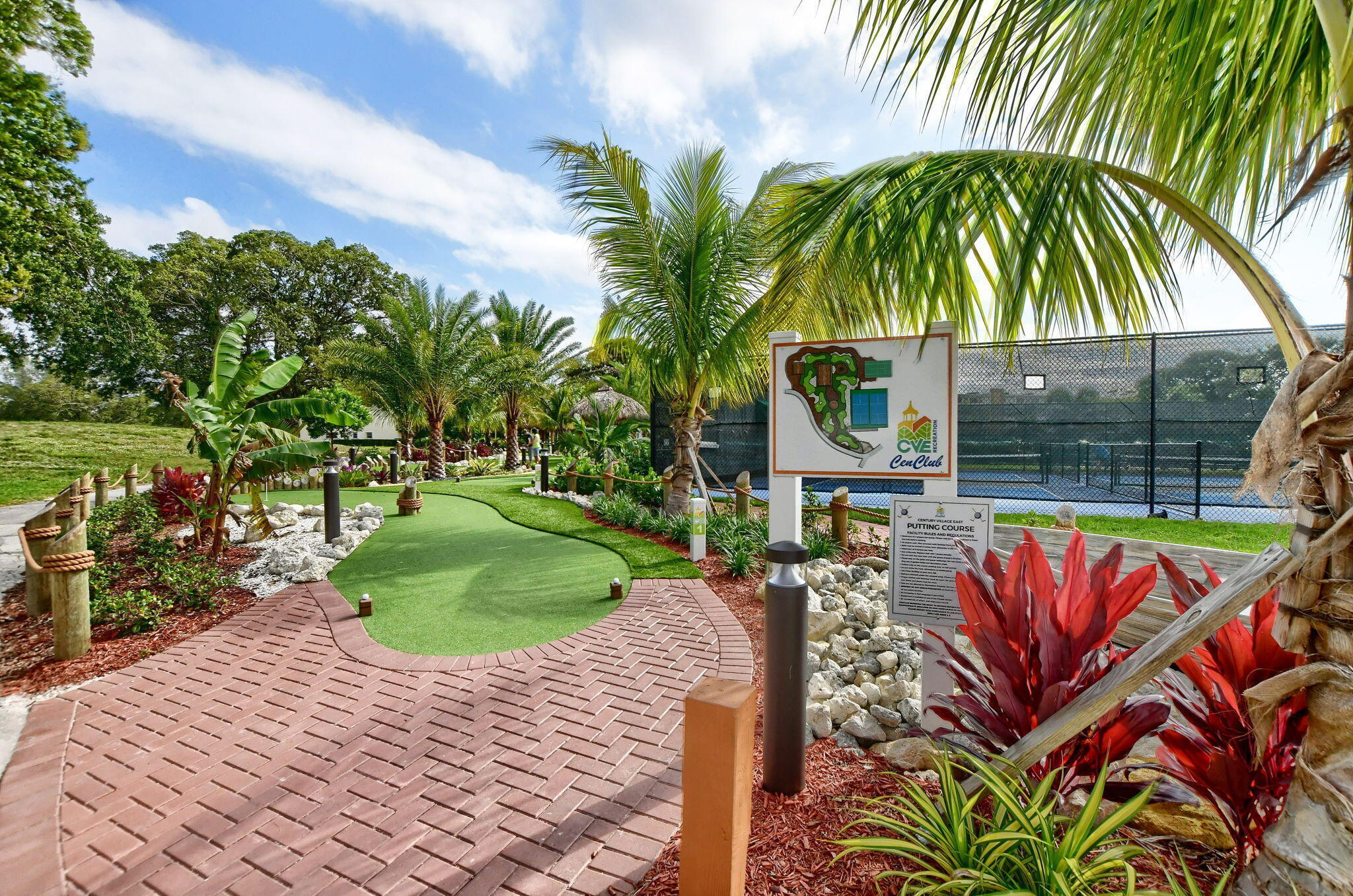 MINIATURE GOLF