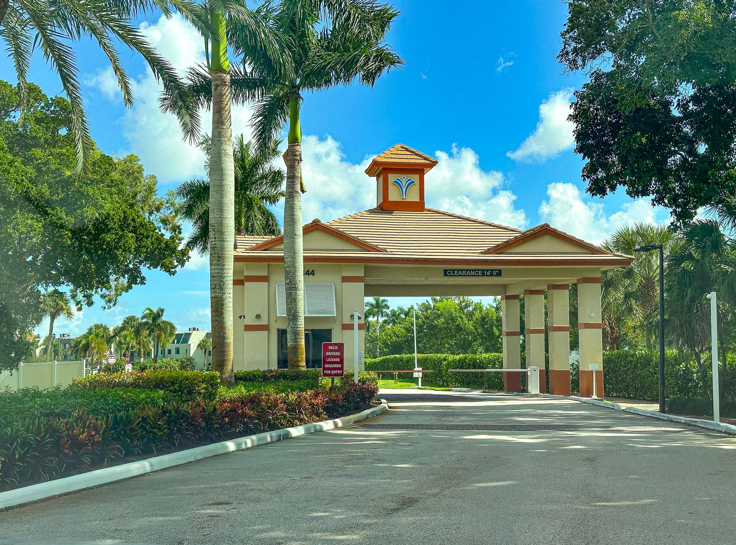 Gate
