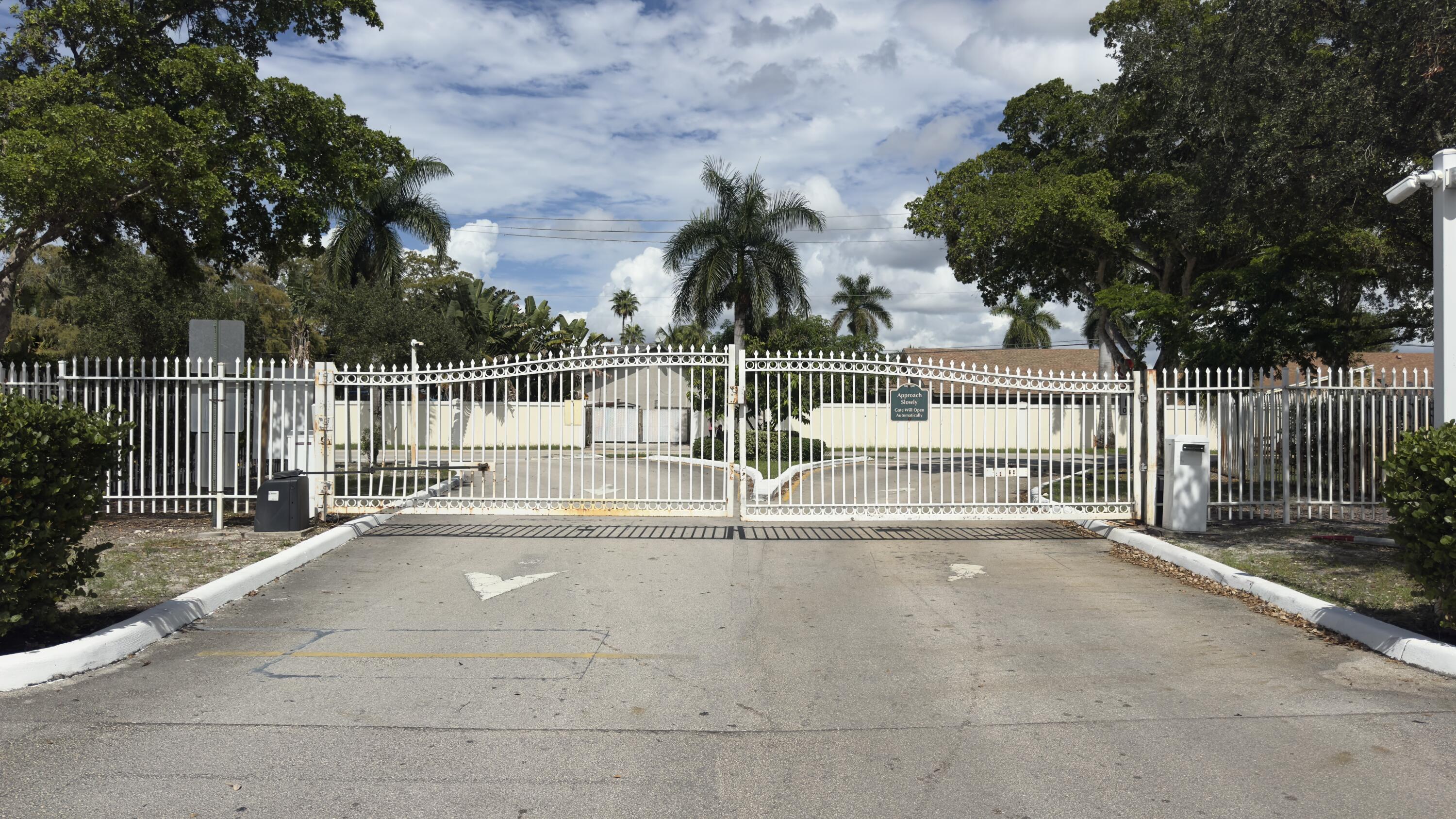 Community gate