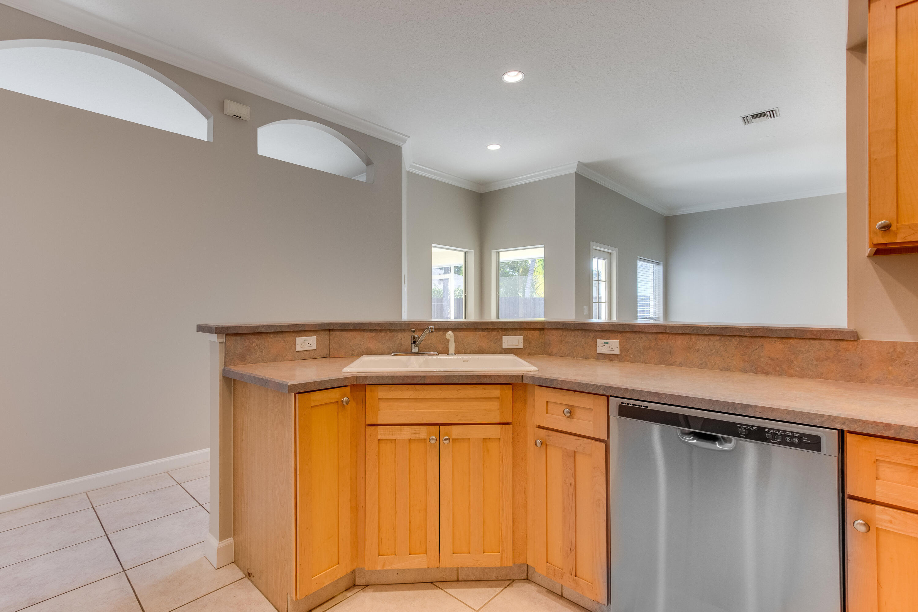14185GreentreeDr-8