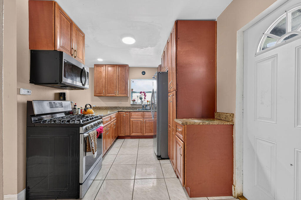 223NFstreetlakeworth-045
