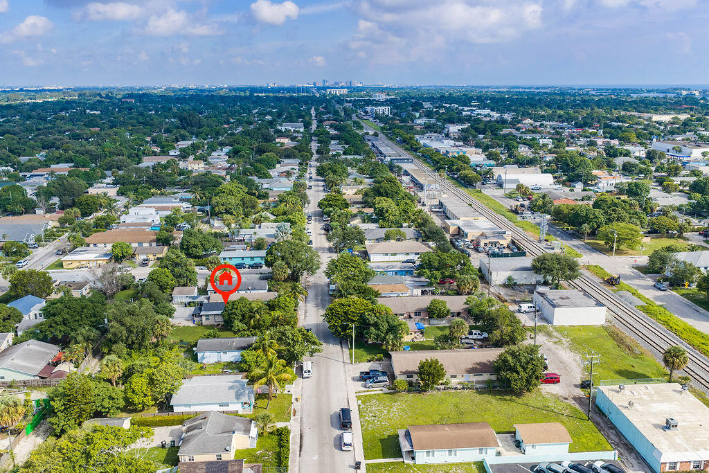 223NFstreetlakeworth-026