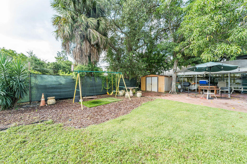 223NFstreetlakeworth-005