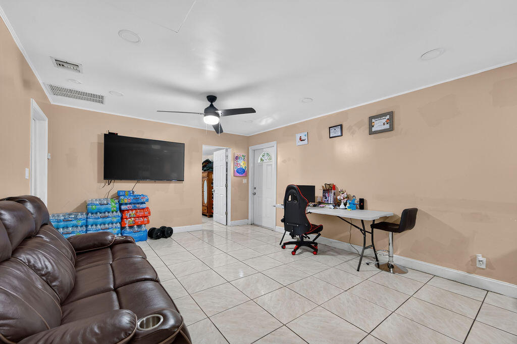 223NFstreetlakeworth-035
