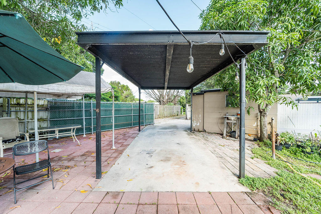 223NFstreetlakeworth-008