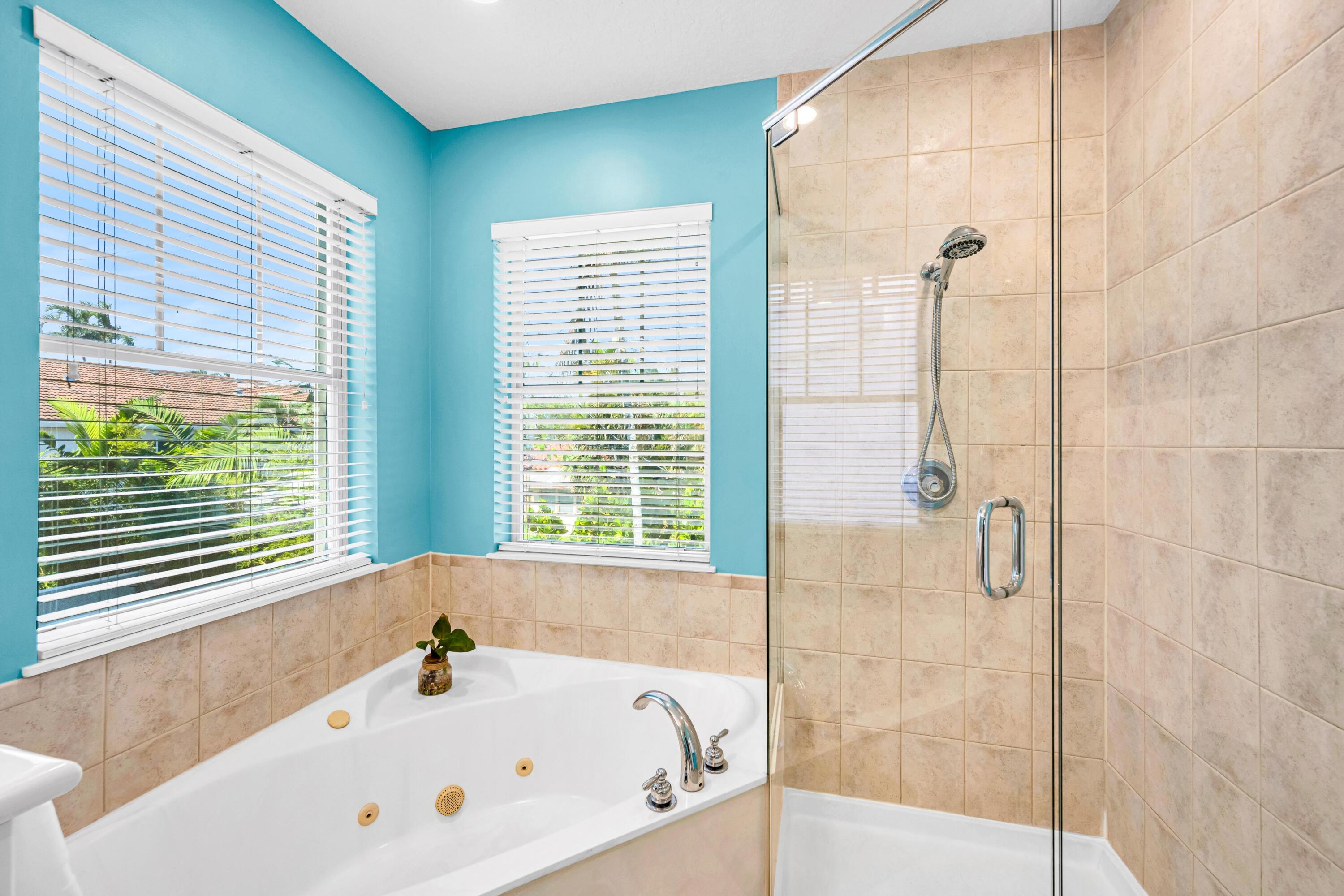 1627 E BROWARD BLVD-37