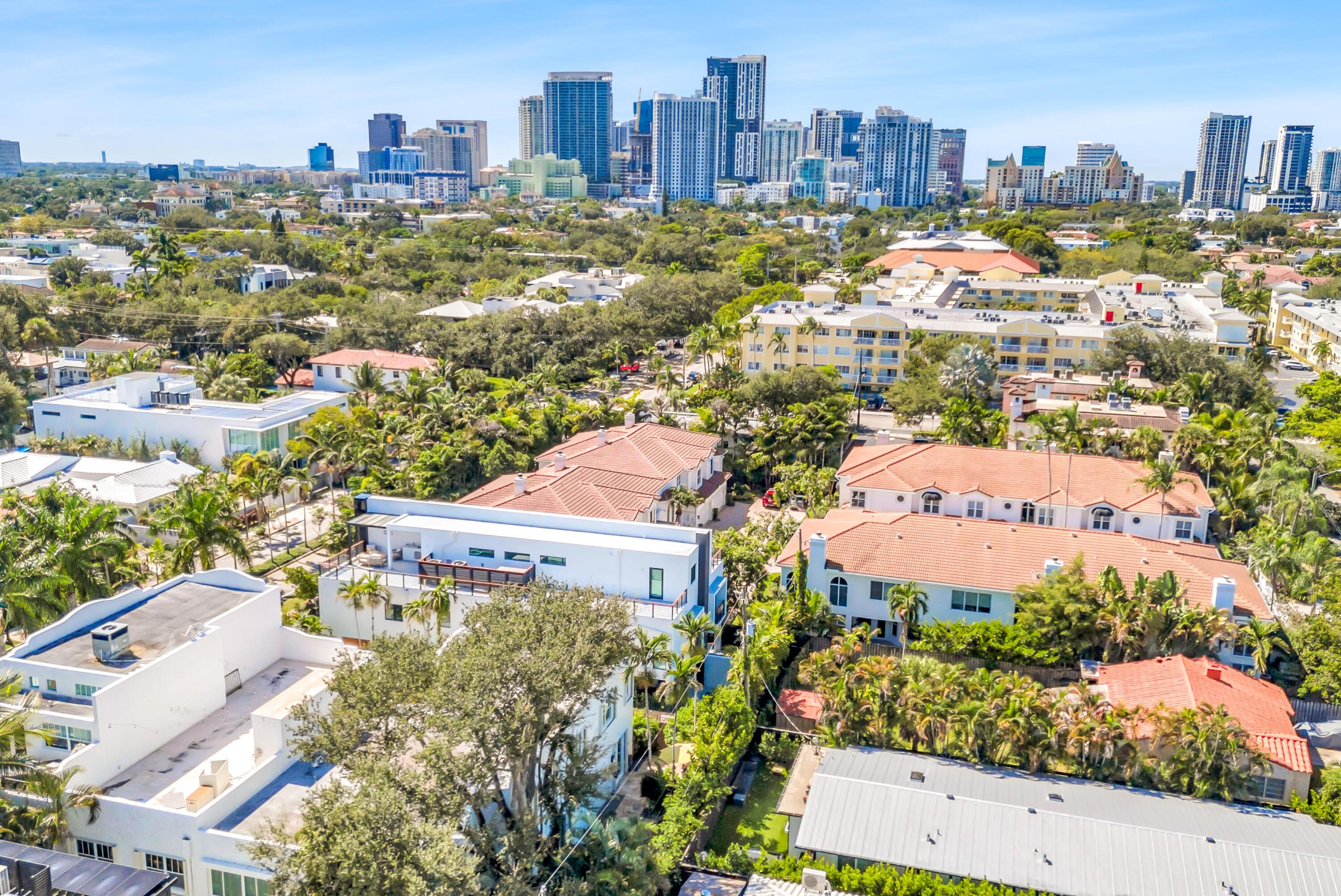 1627 E BROWARD BLVD-46