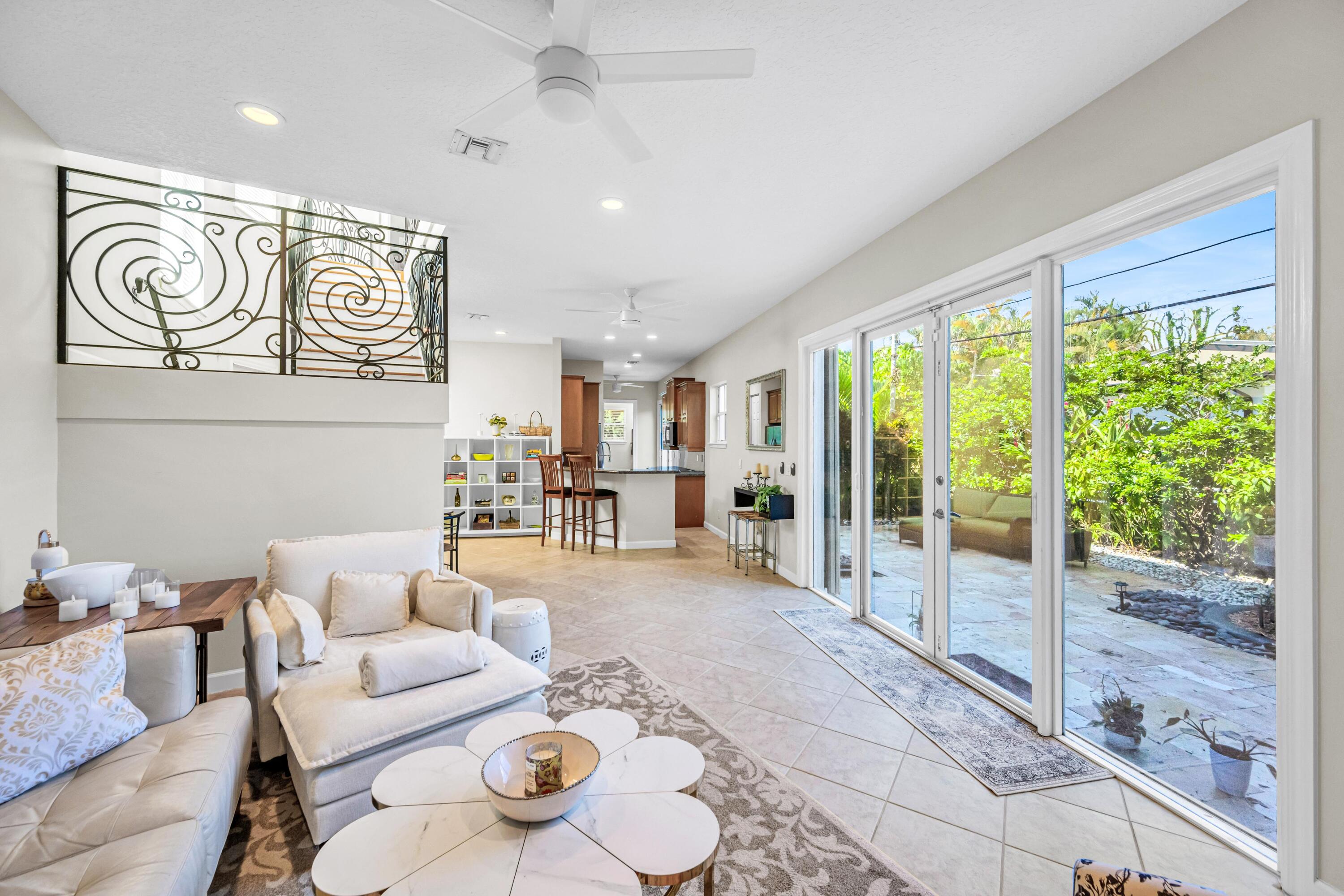 1627 E BROWARD BLVD-10