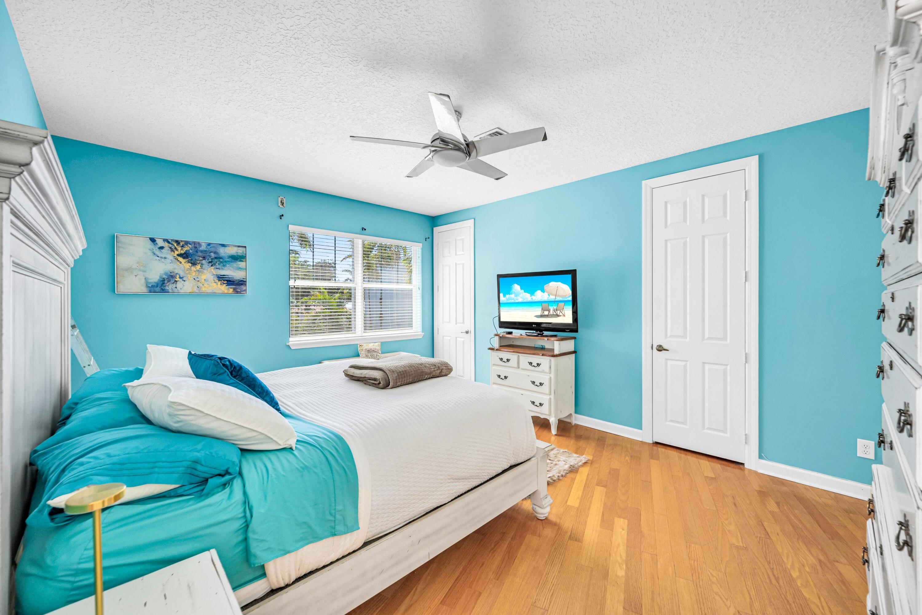 1627 E BROWARD BLVD-32