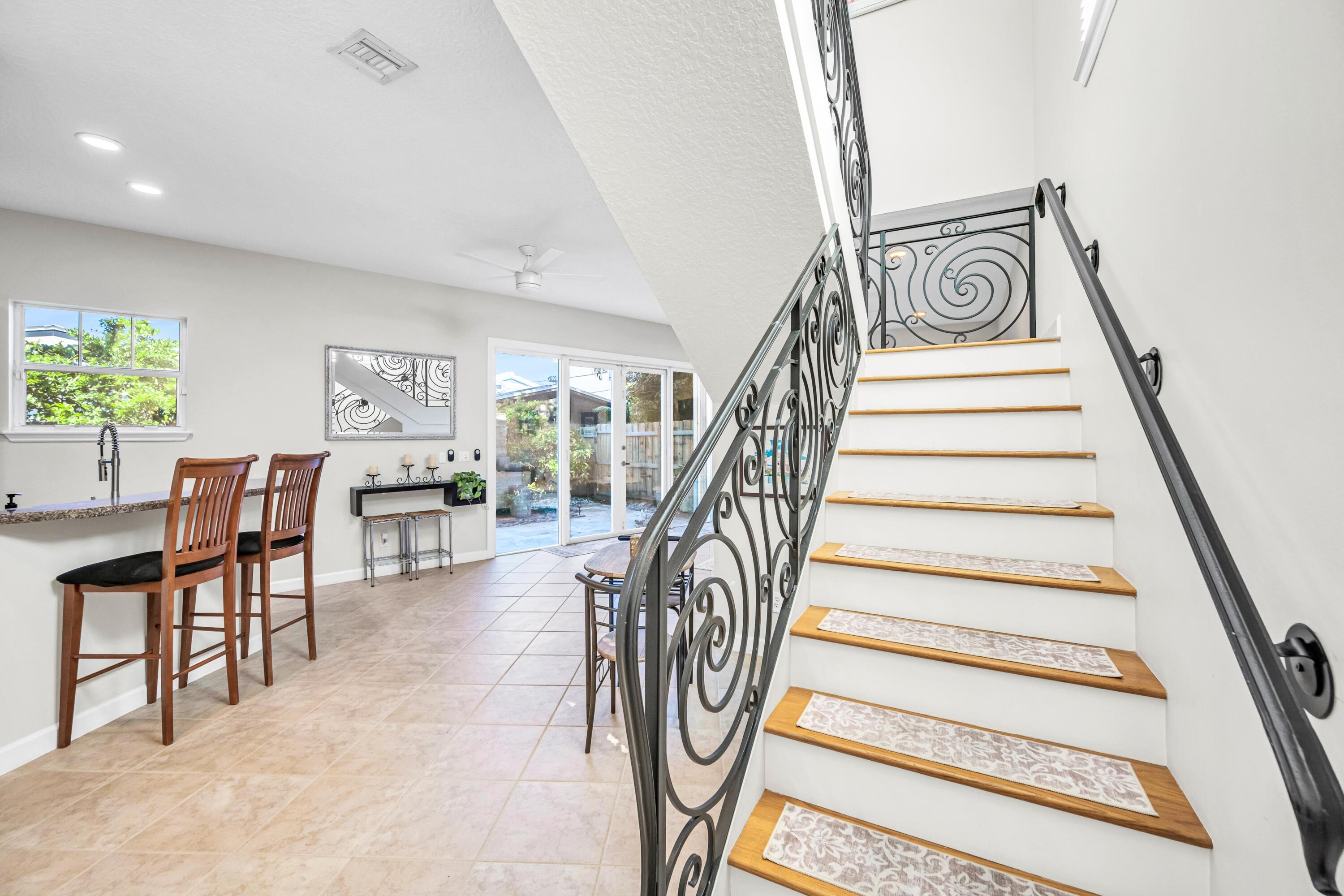 1627 E BROWARD BLVD-28