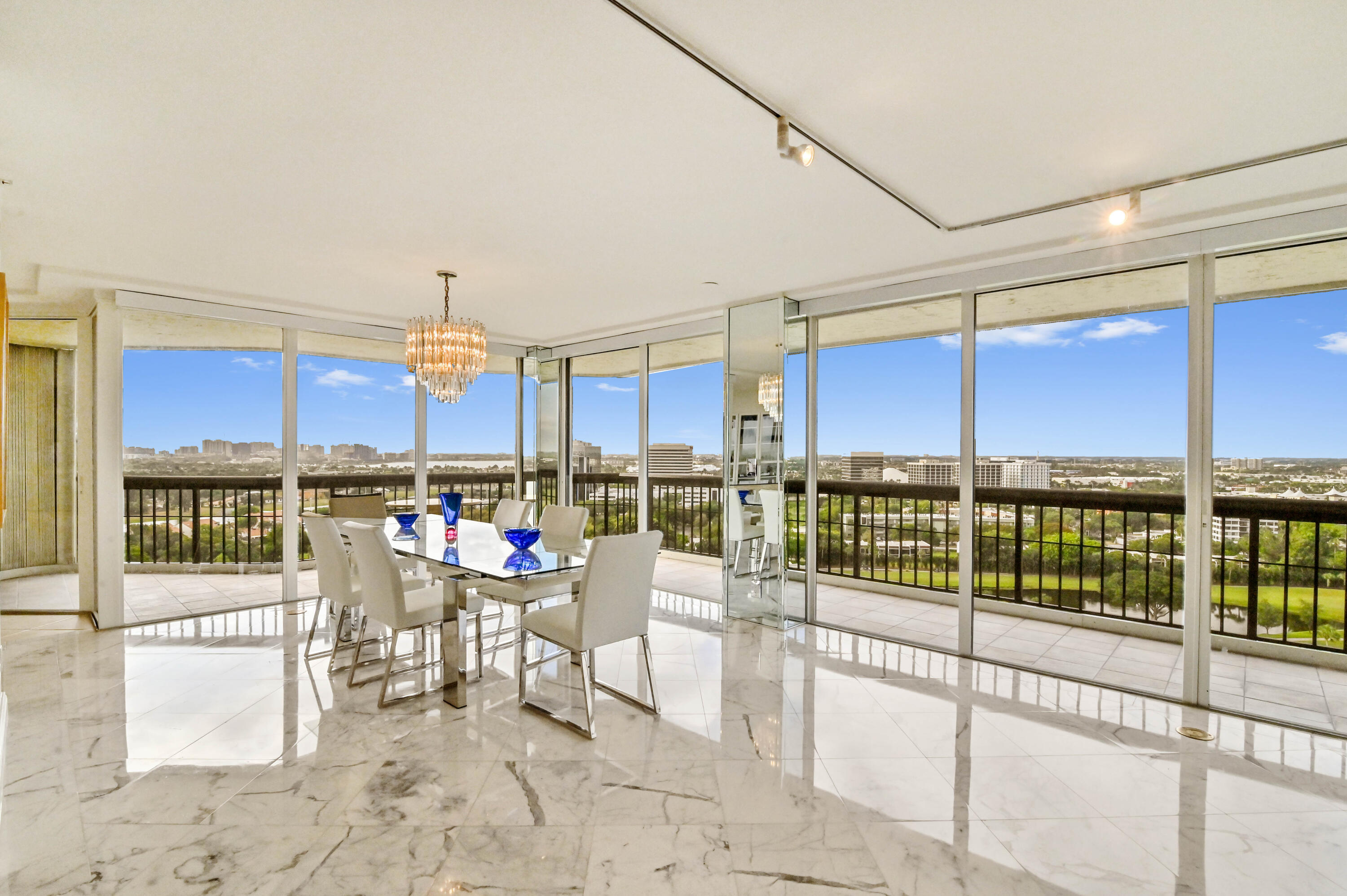 DINING/ LIVING ROOM
