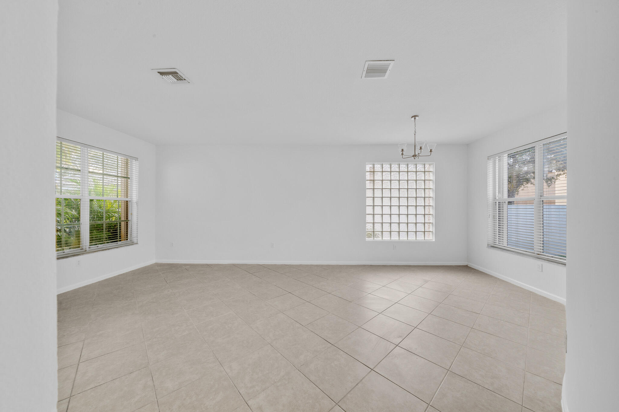 12 Living Area (1)