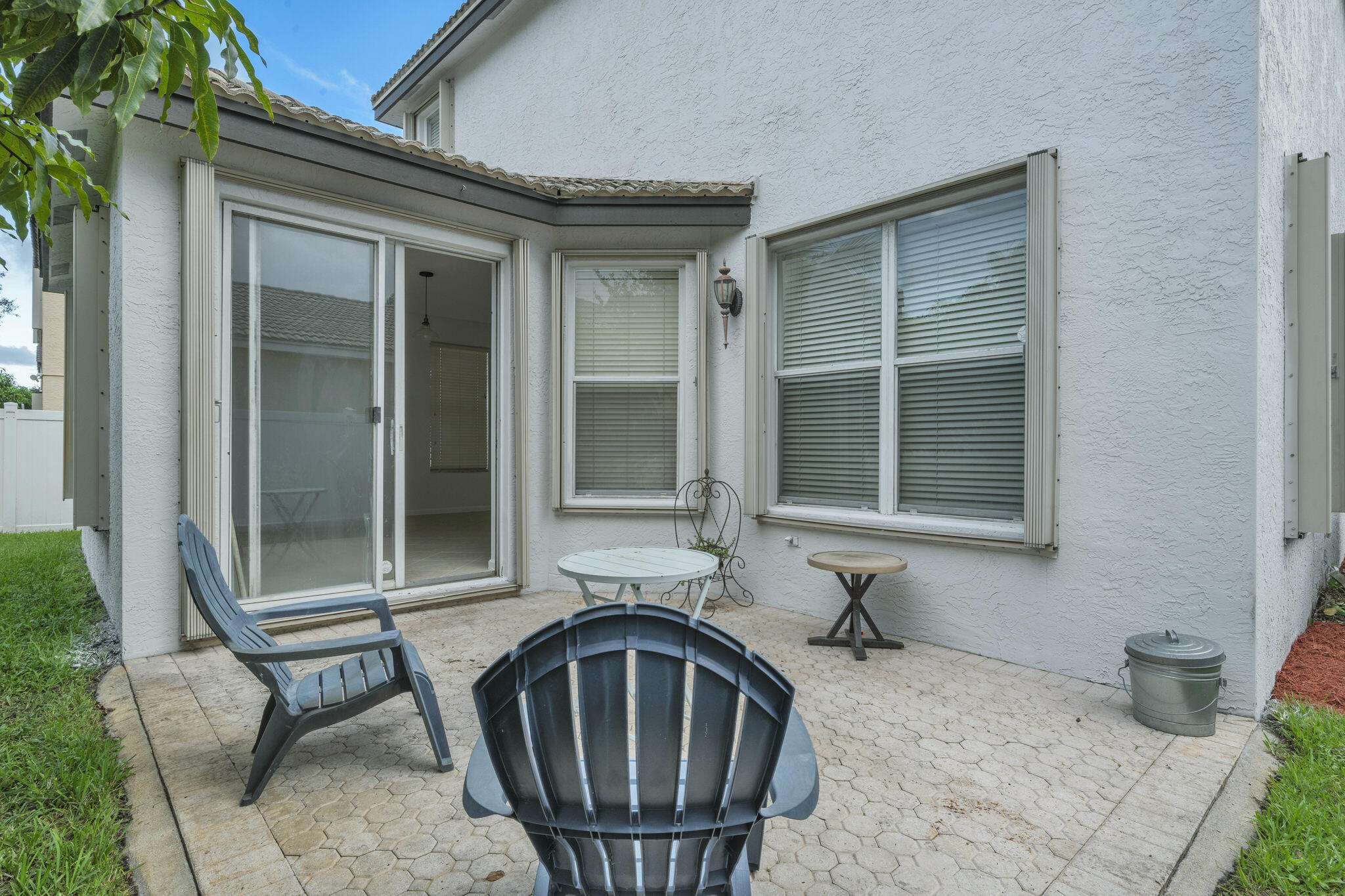 10 Backyard (6)