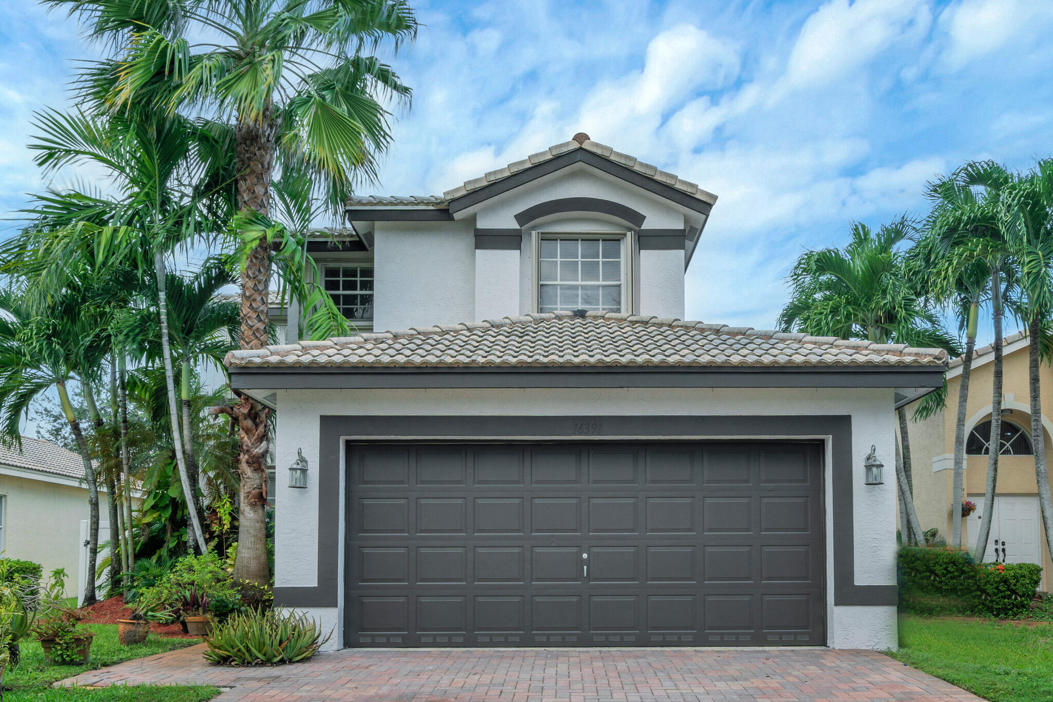 1 Exterior front (2)