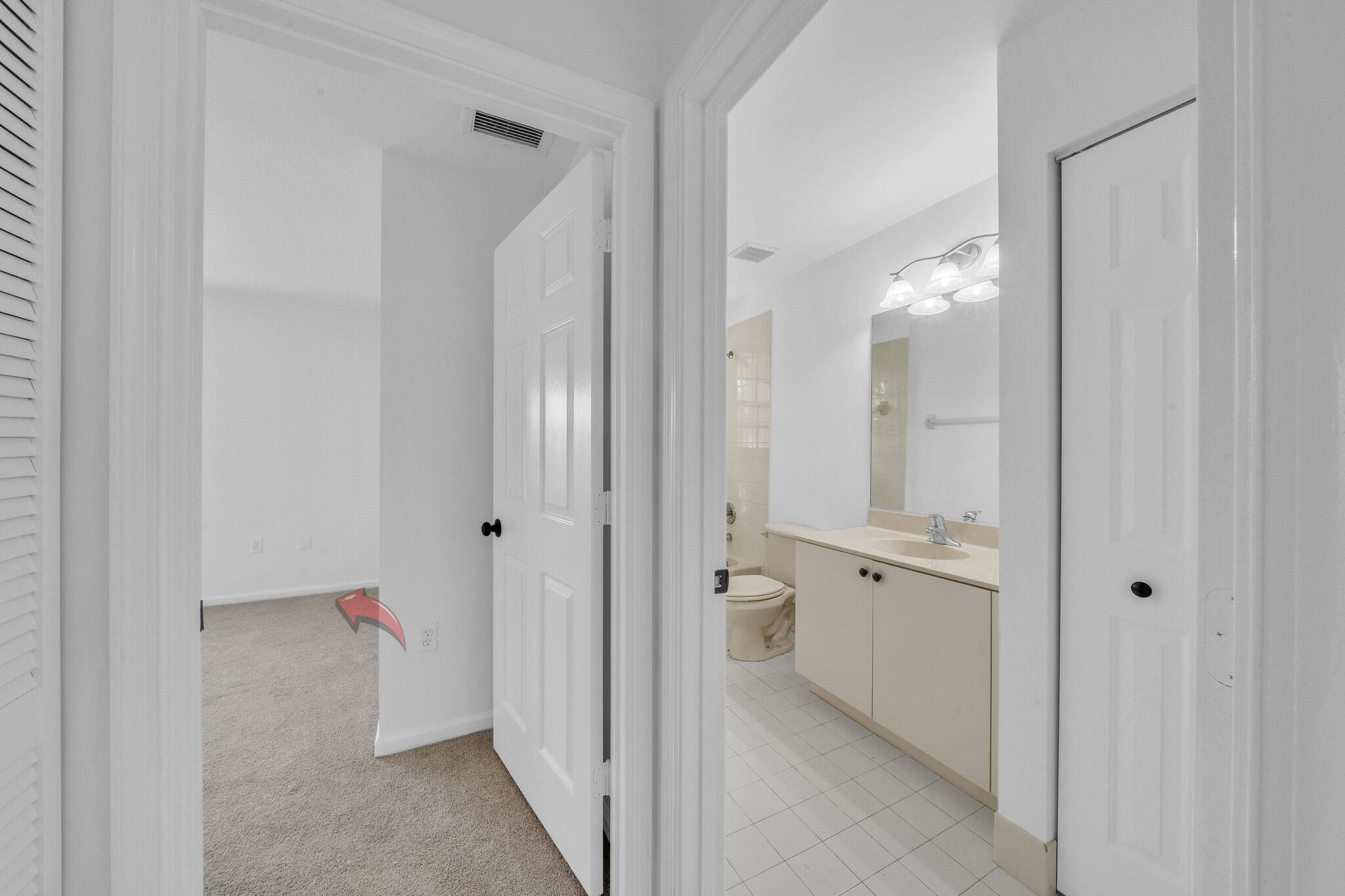 19 Foyer
