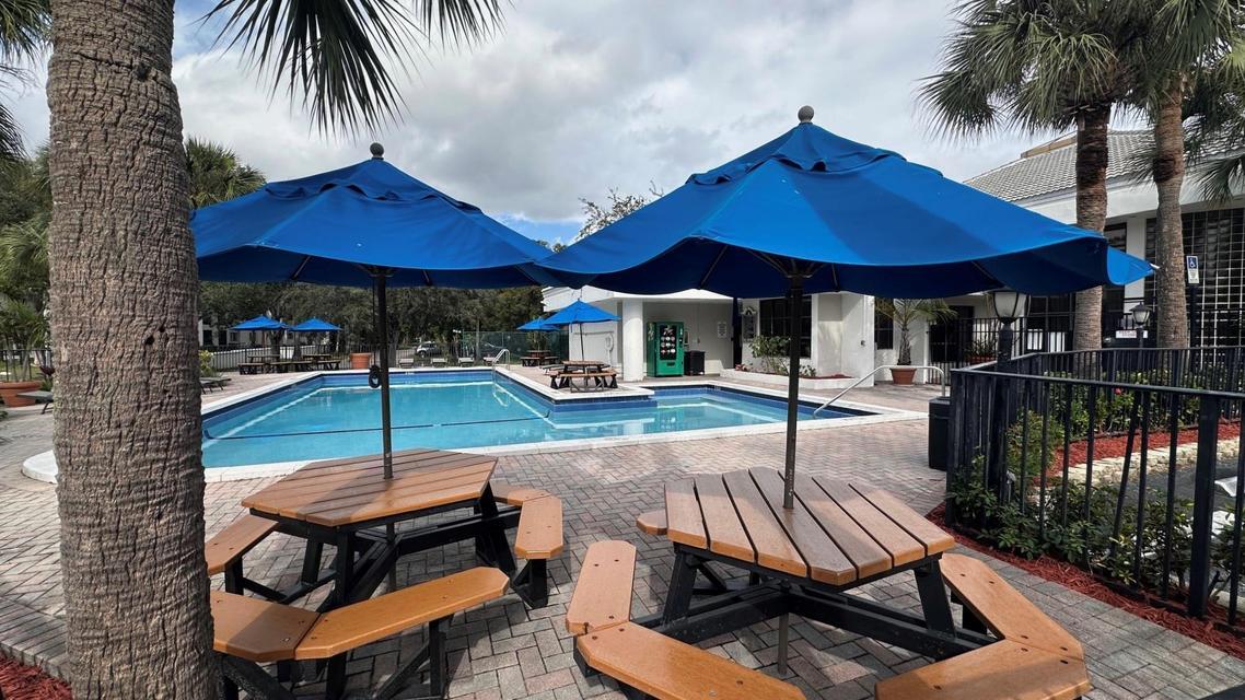 Marina Oaks Pool