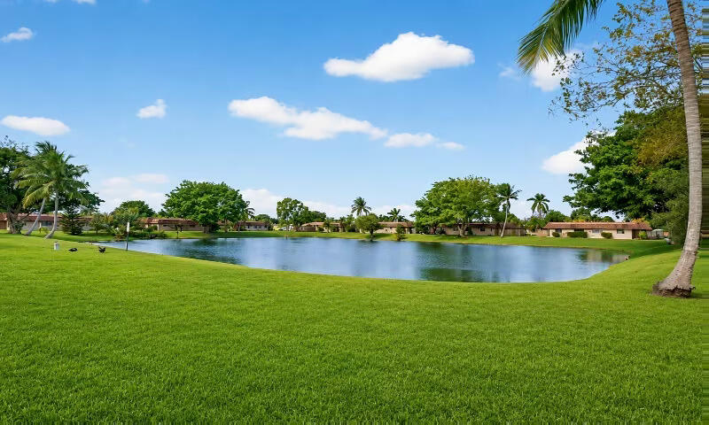 lakeside-villas-sunrise-fl-building-phot
