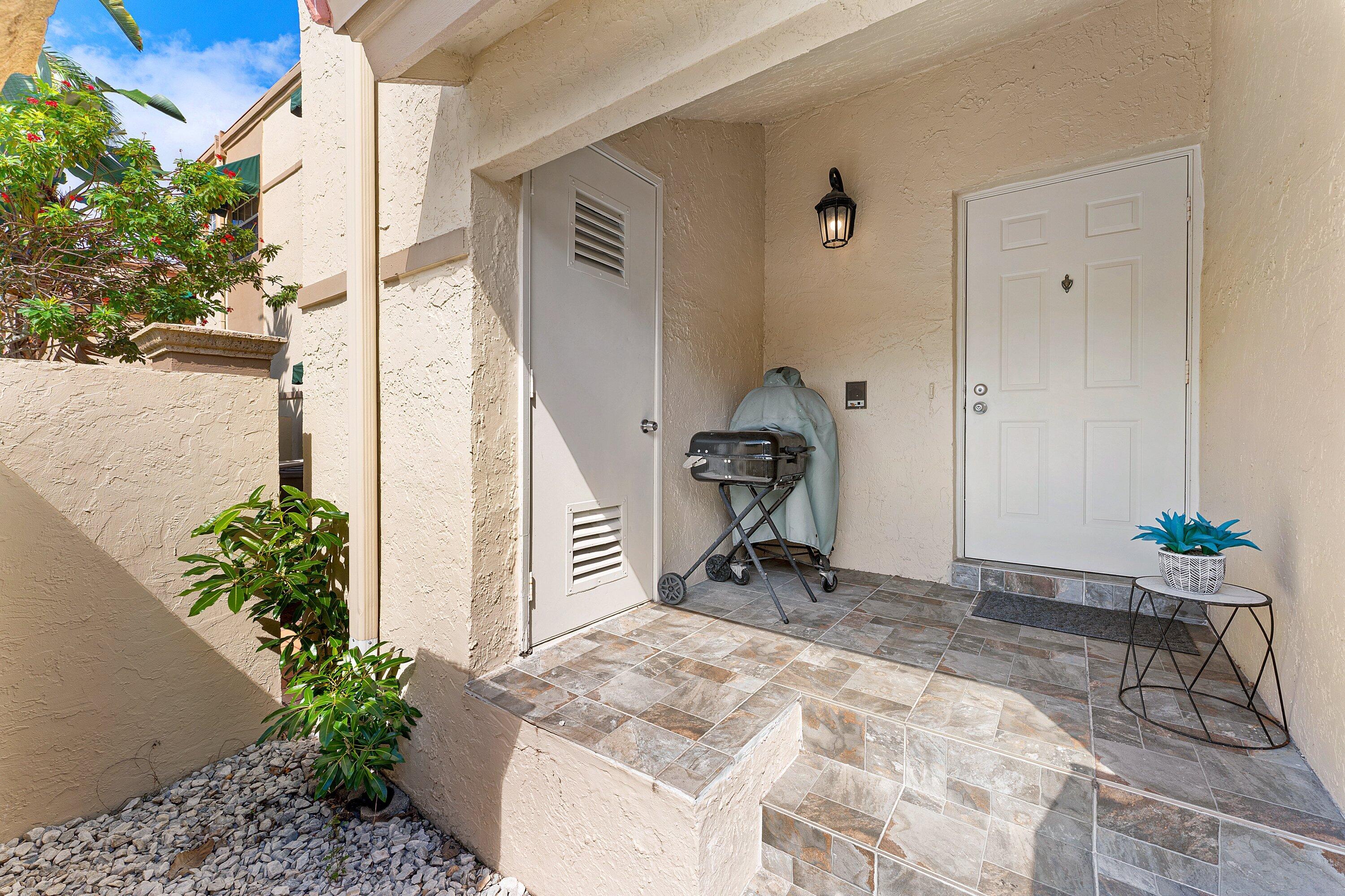004-6662ViaRegina-BocaRaton-FL-33433-SMA