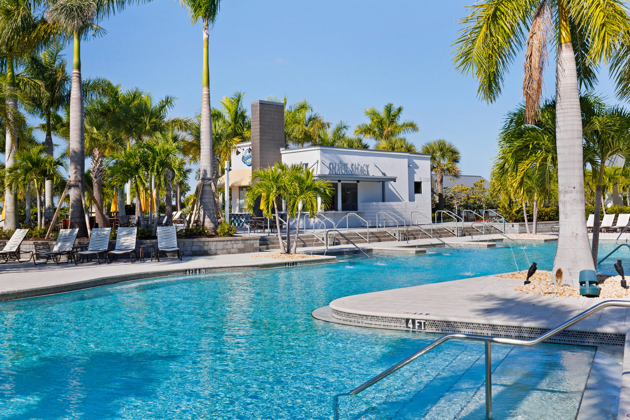 Resort Style Pool Amenities
