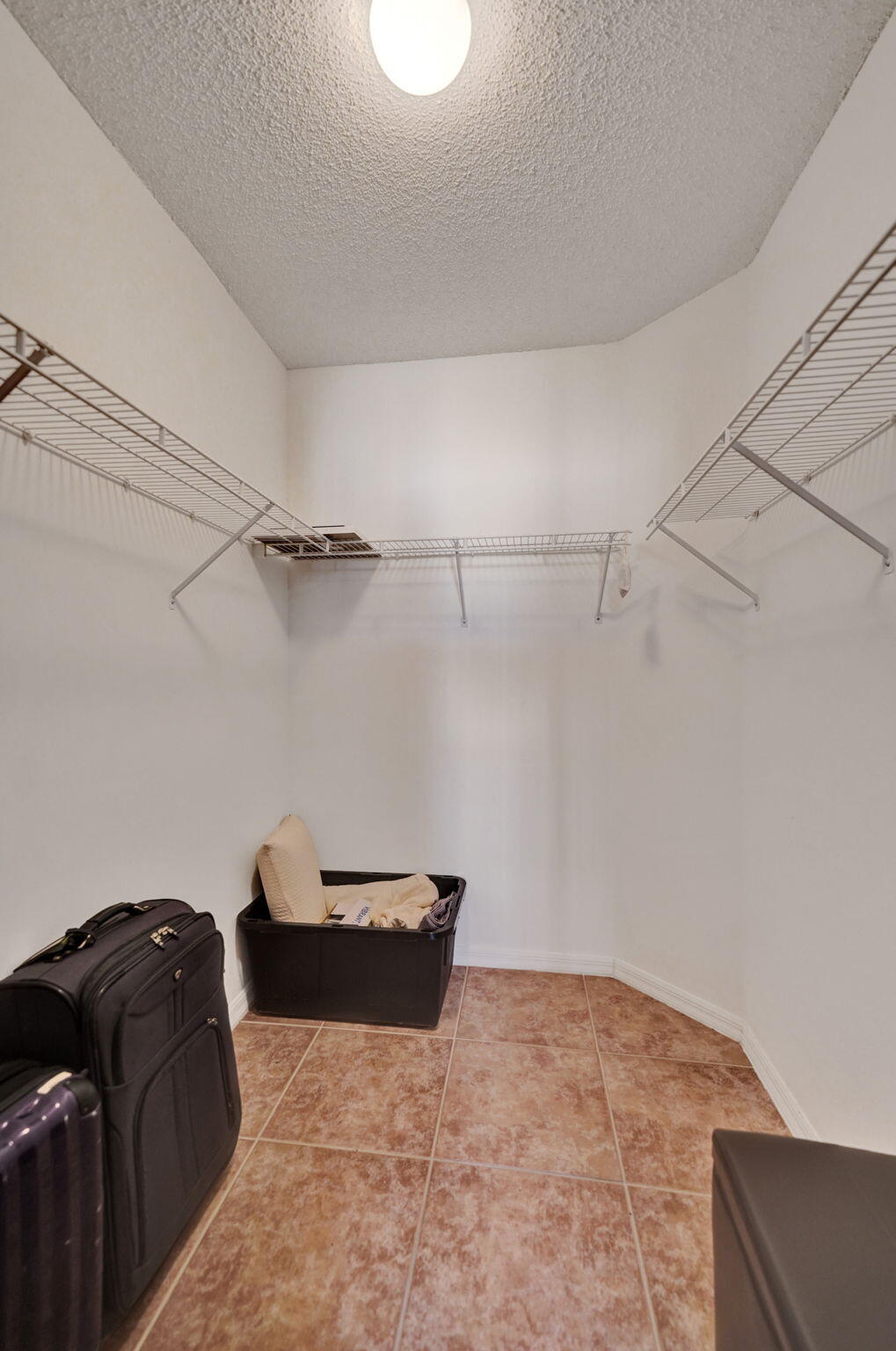 Secondary Bdrm Walk-in