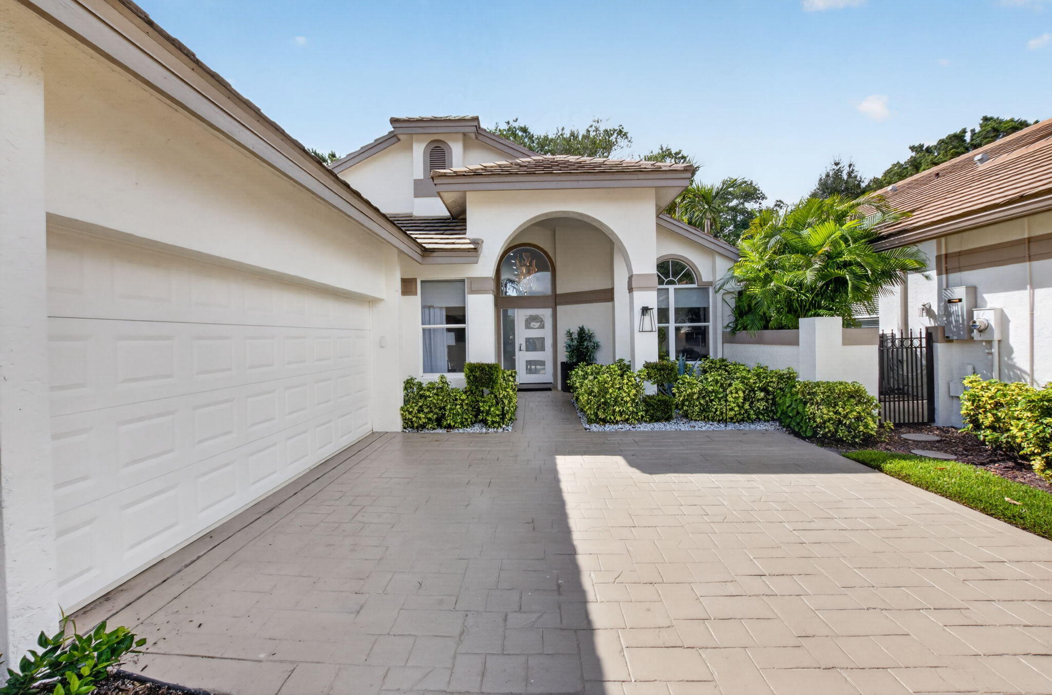 2-web-or-mls-DSC_4292 2-web-or-mls-DSC_4292