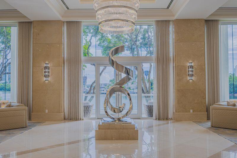 7000 Island Blvd (Lobby1)