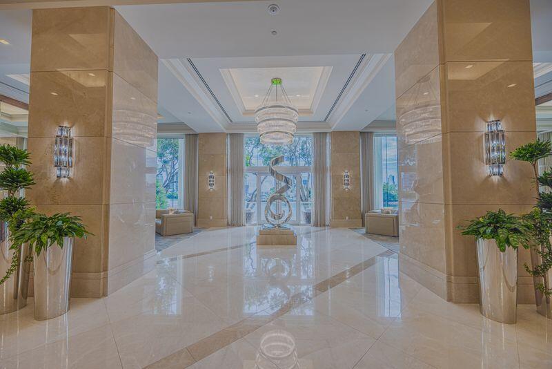 7000 Island Blvd (Lobby2)