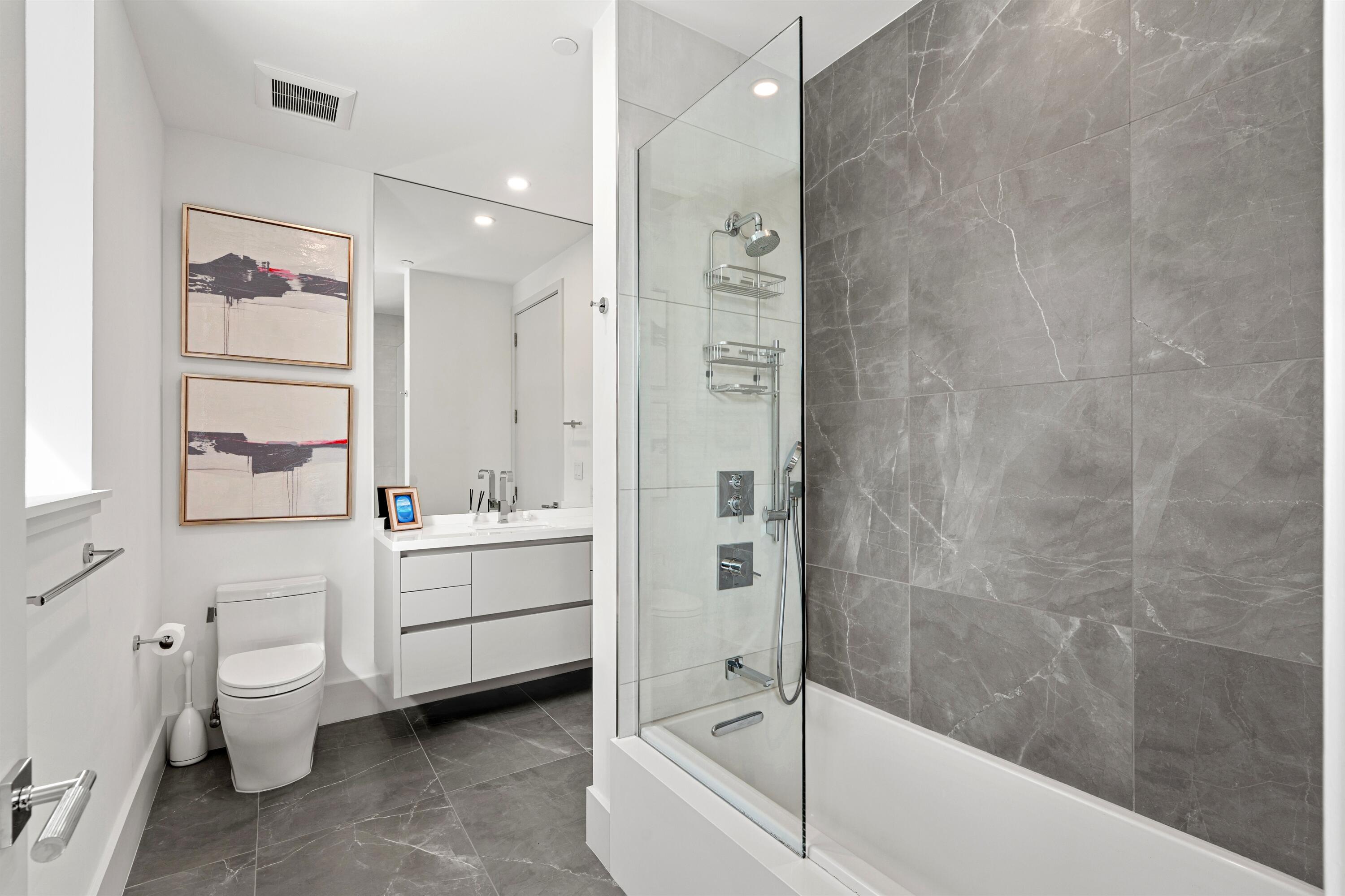 BATHROOM_2_ANGLE